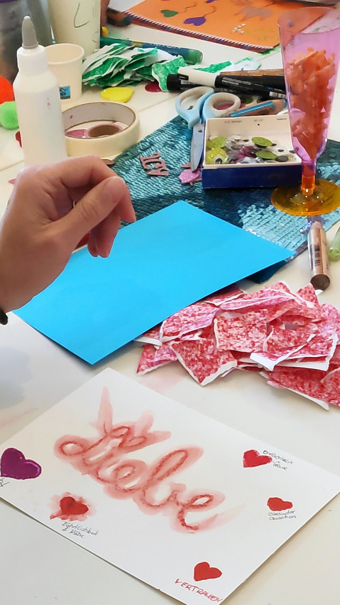 Materialien beim JGA Workshop Köln – Botschaft der Liebe