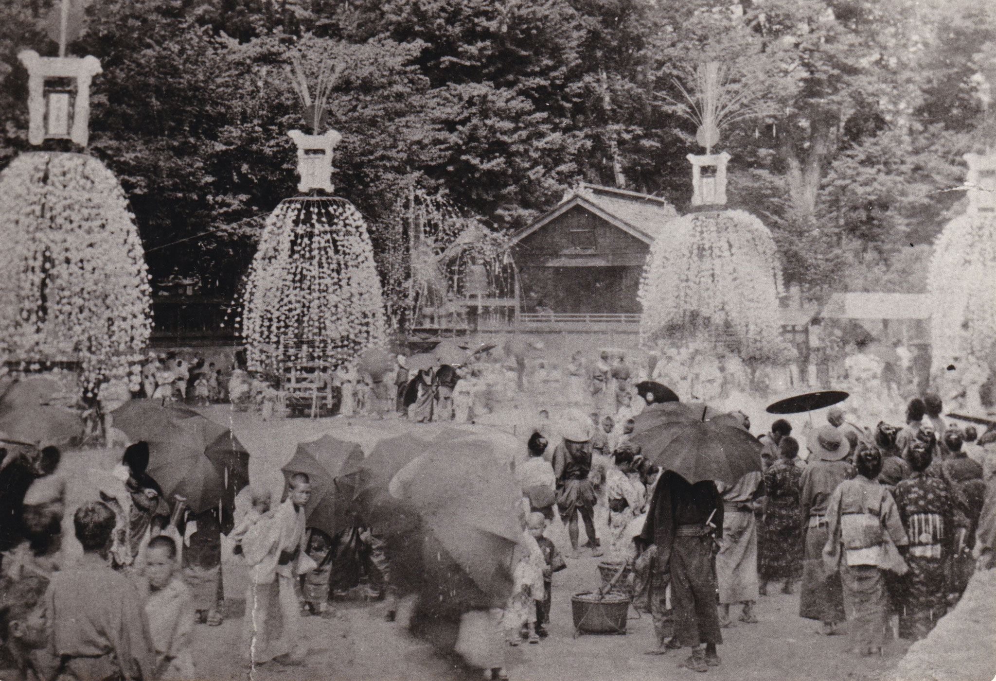 明治30年頃の川瀬祭（左から番場、本町、東町、中町）※井上孝氏提供