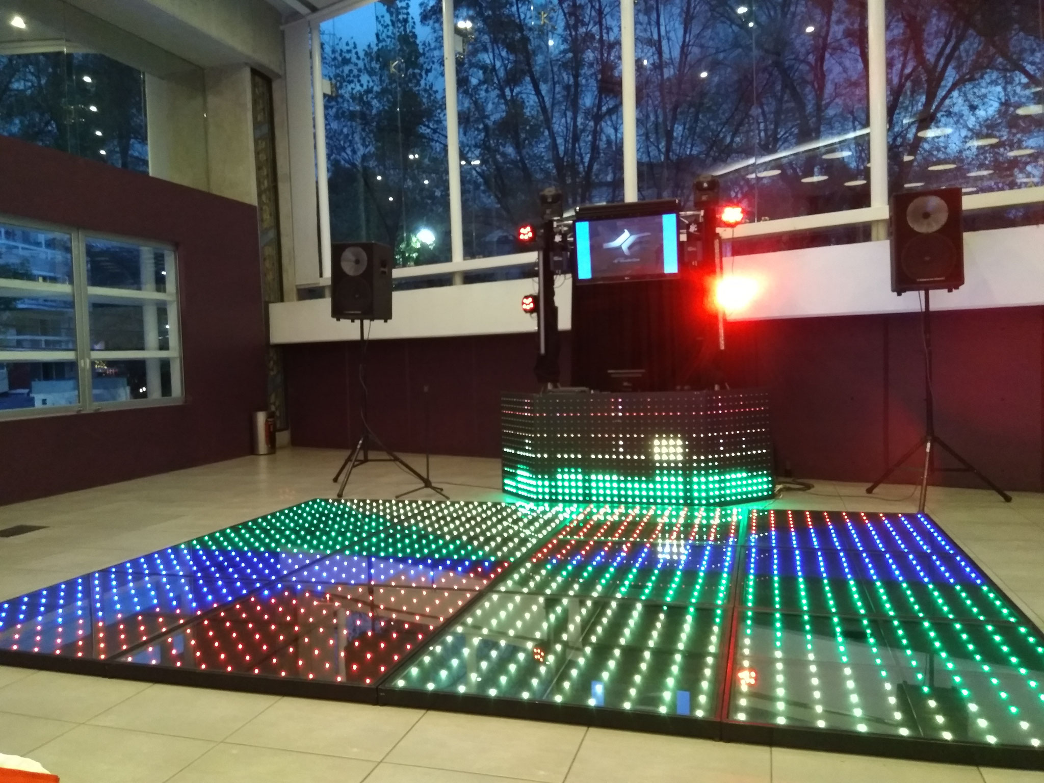 SISTEMA MiNi PRO 2 + PISTA DE BAILE LED 3.75 X 5MTS