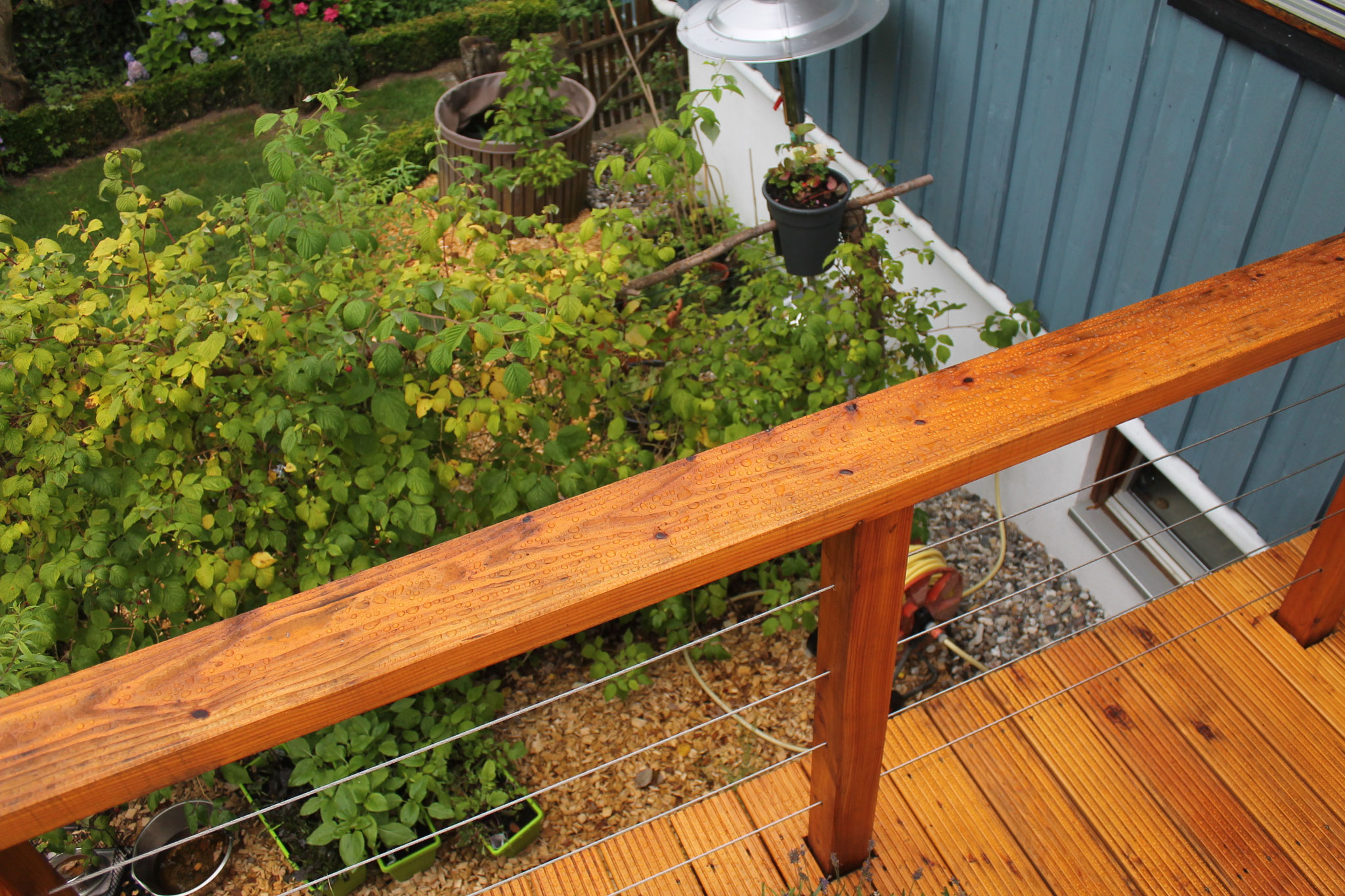 Holzterrasse anders gedacht - KöstelGarten - Leben, Arbeiten + Gärtnern