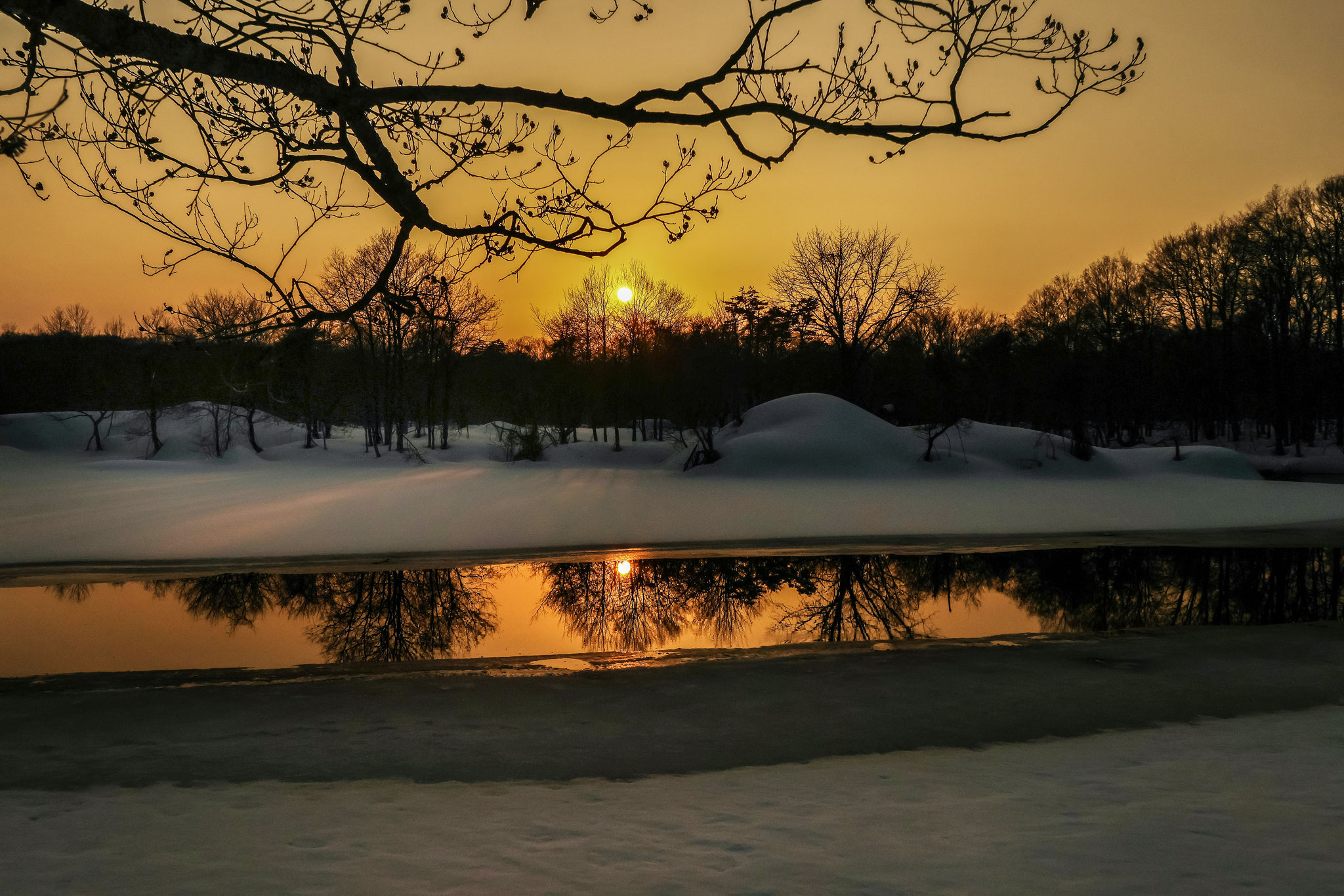 高瀬英雄「夕照雪景」