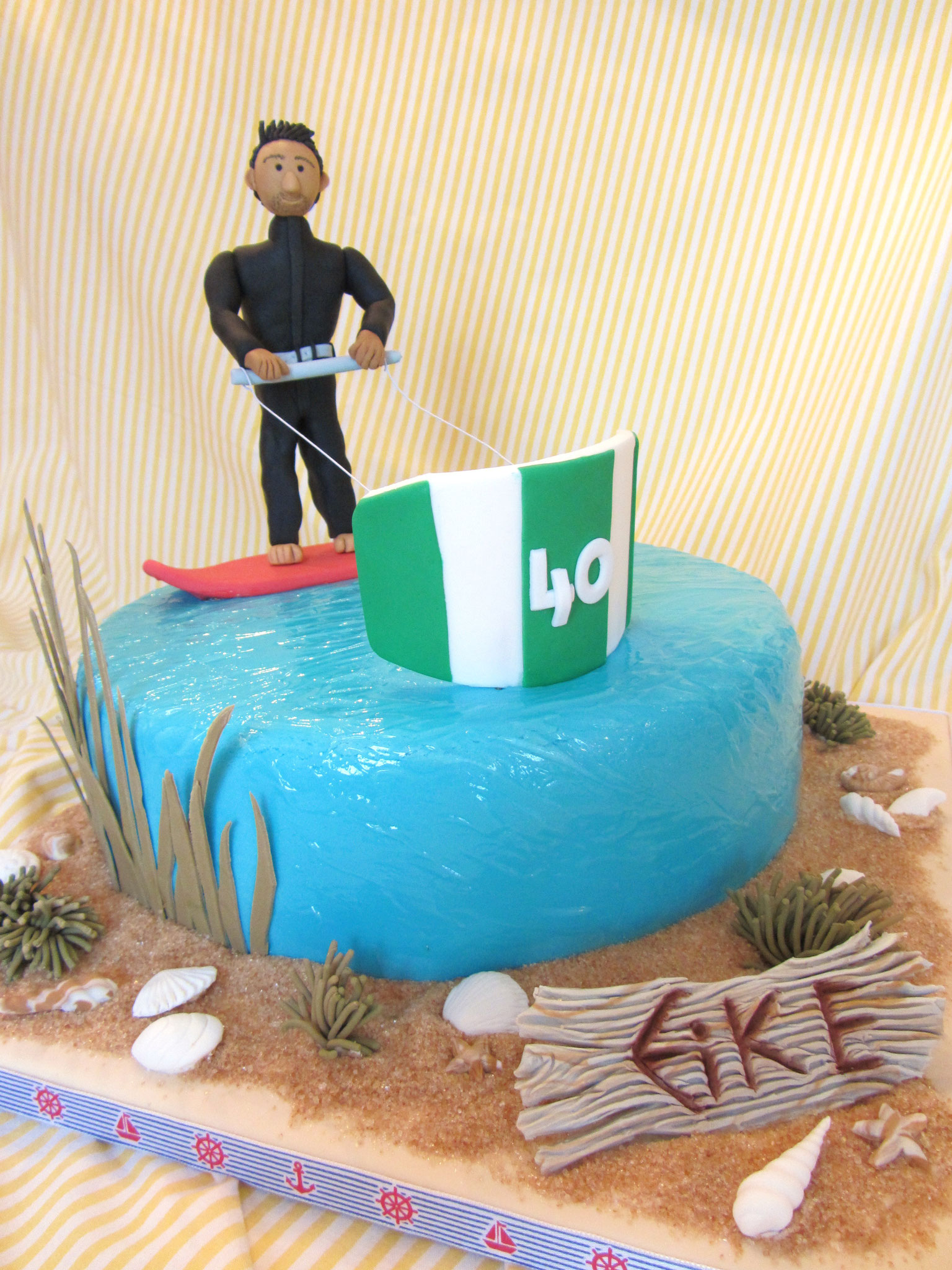 Kite-Surfer on Cake