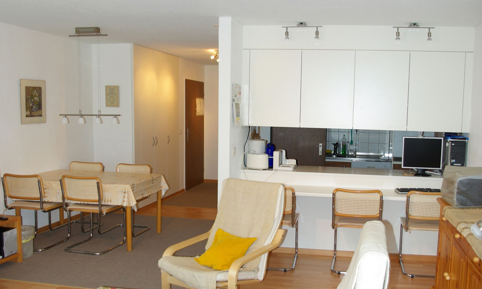 Essplatz mit Zugang zur Küche