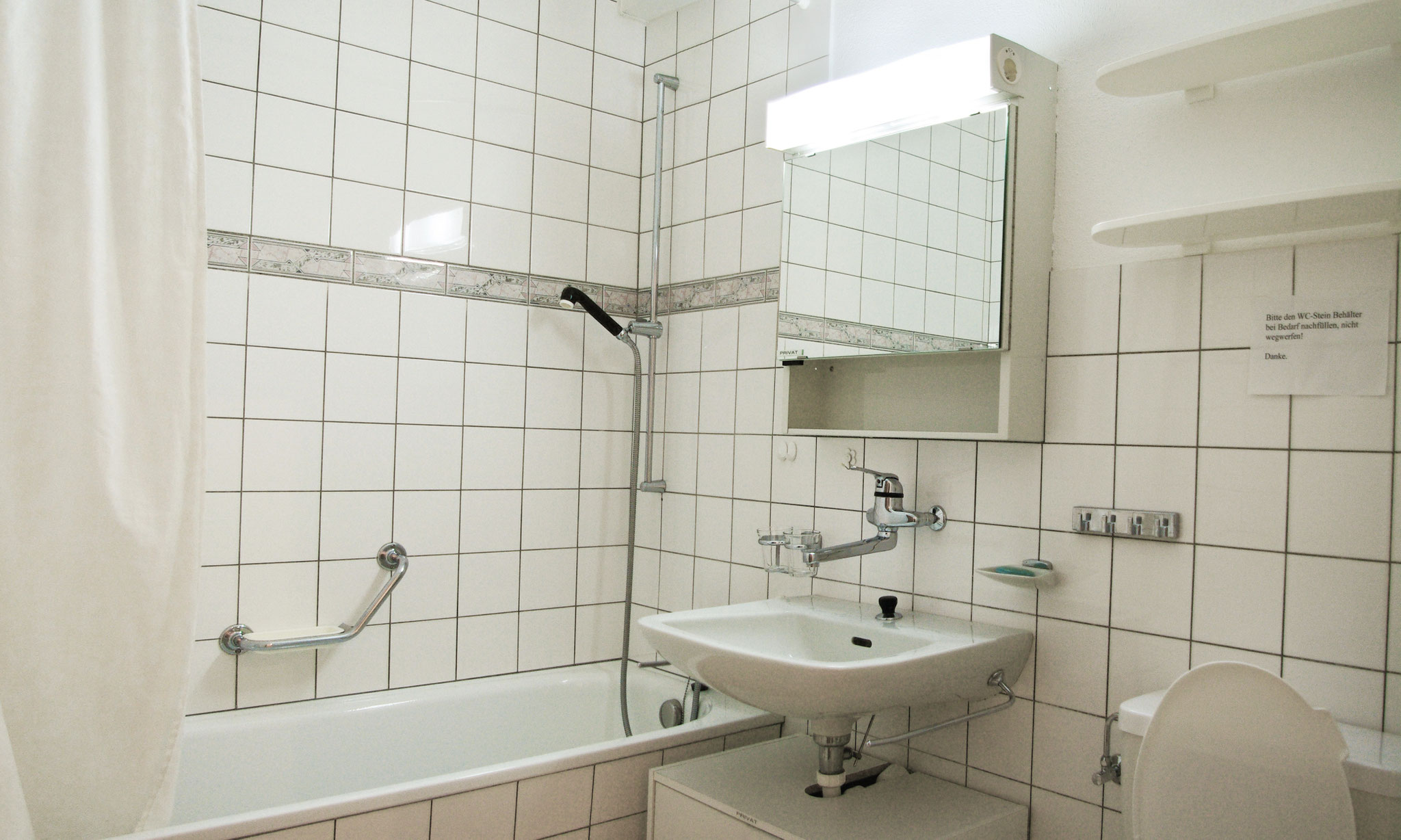 Badezimmer mit Badewanne