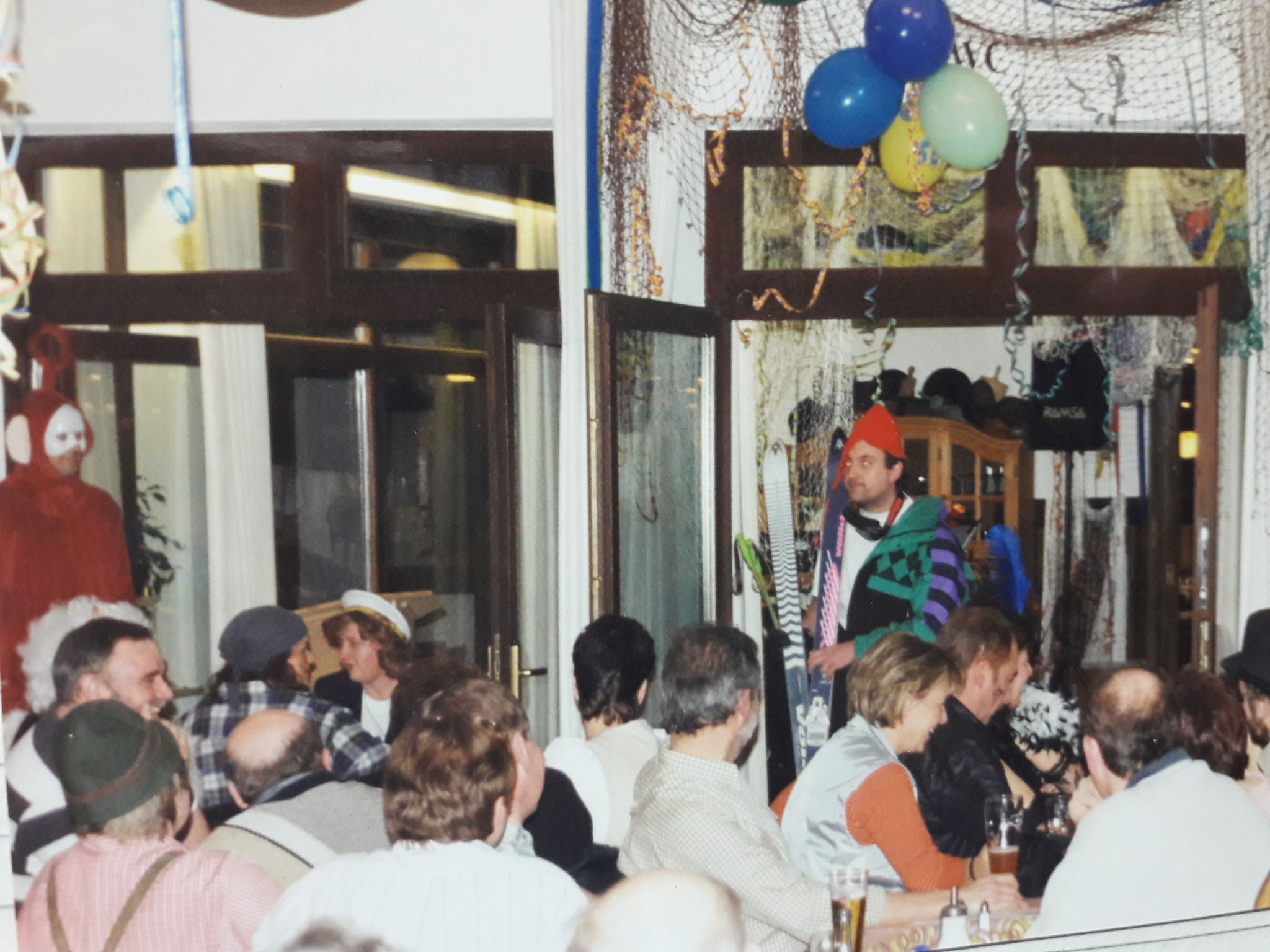 Der erste Feuerwehr-Fasching im Autohof Wörnitz