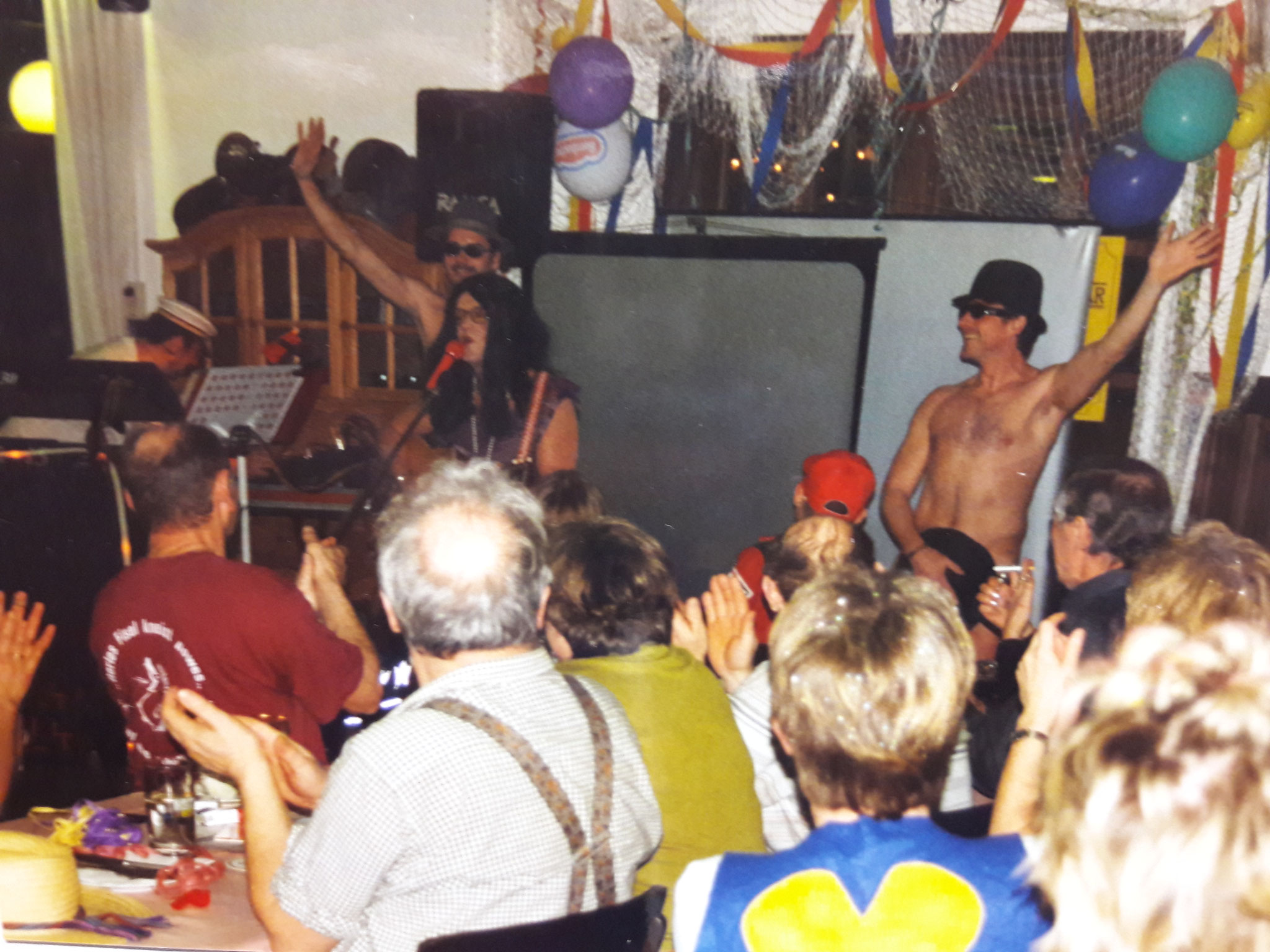 Der erste Feuerwehr-Fasching im Autohof Wörnitz