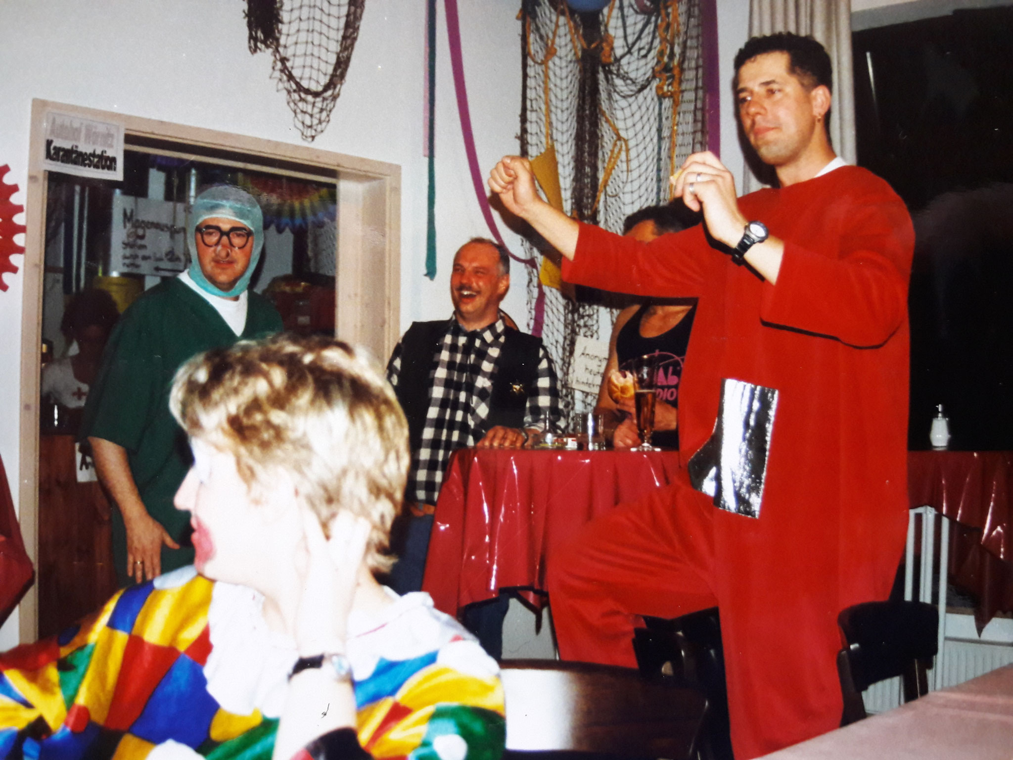 Der erste Feuerwehr-Fasching im Autohof Wörnitz
