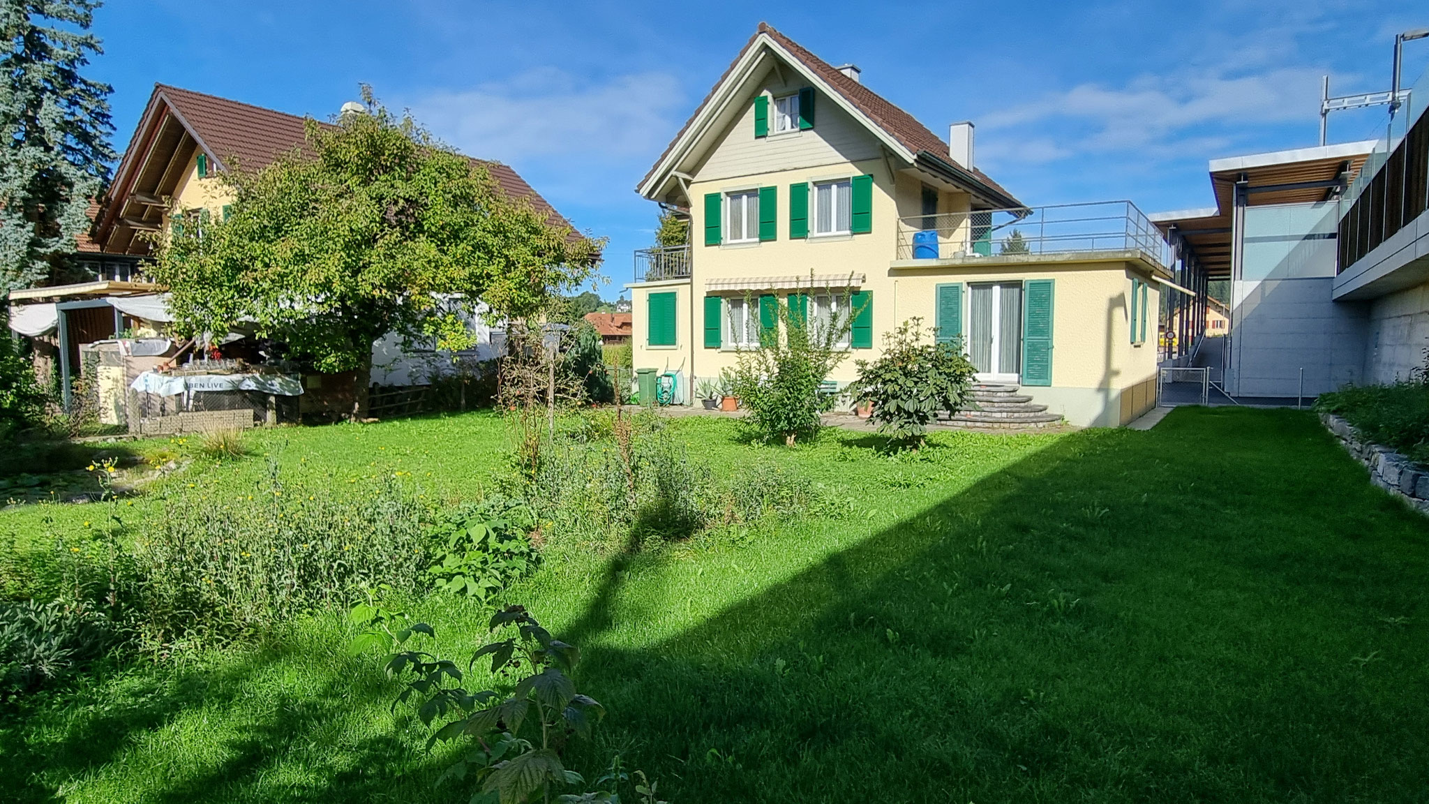 Ansicht Süd mit Garten