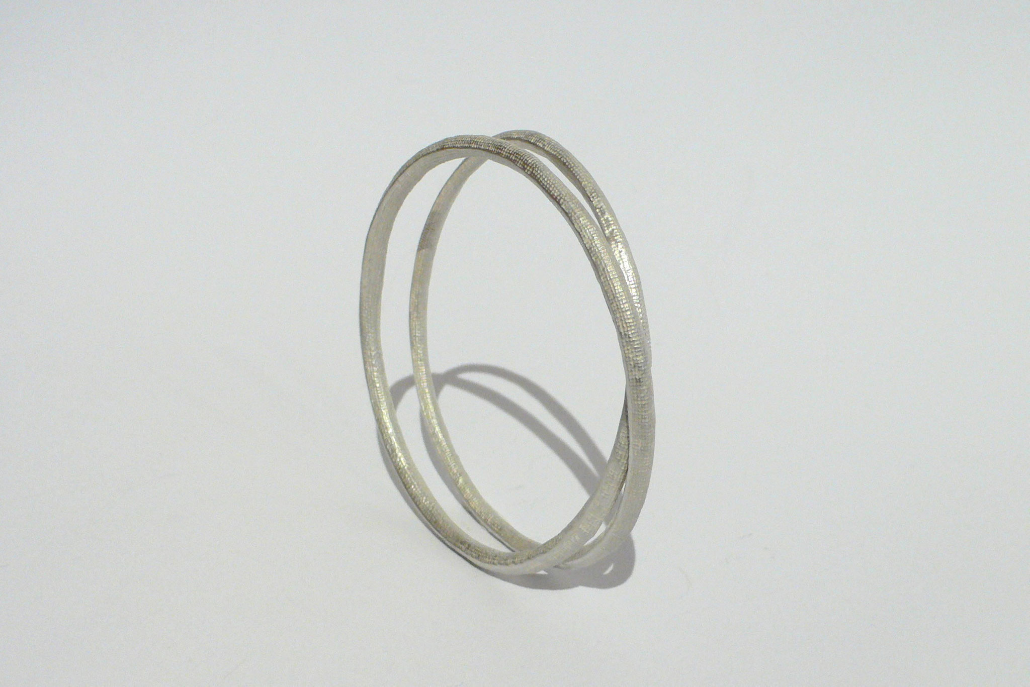 Armreif "Memeluk" in 925 Silber