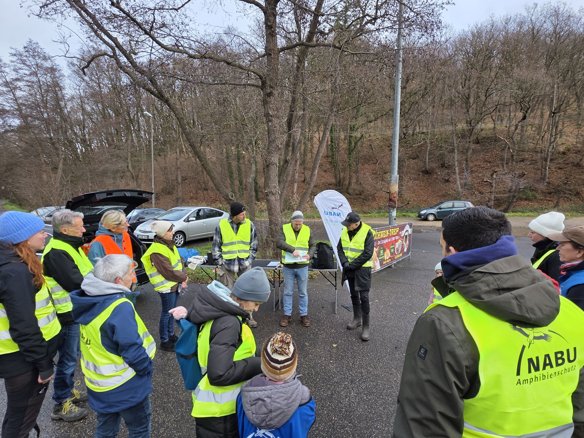 Einweisung und Gruppenaufteilung durch Ulrich Pohl, einem der Sprecher des NABU Euskirchen-Vorstandes