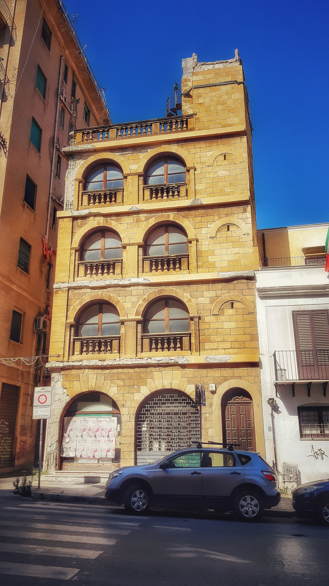 L'edificio sul Papireto che ha ispirato il palazzo in cui vive Stefano ph @ Patrizia Grotta