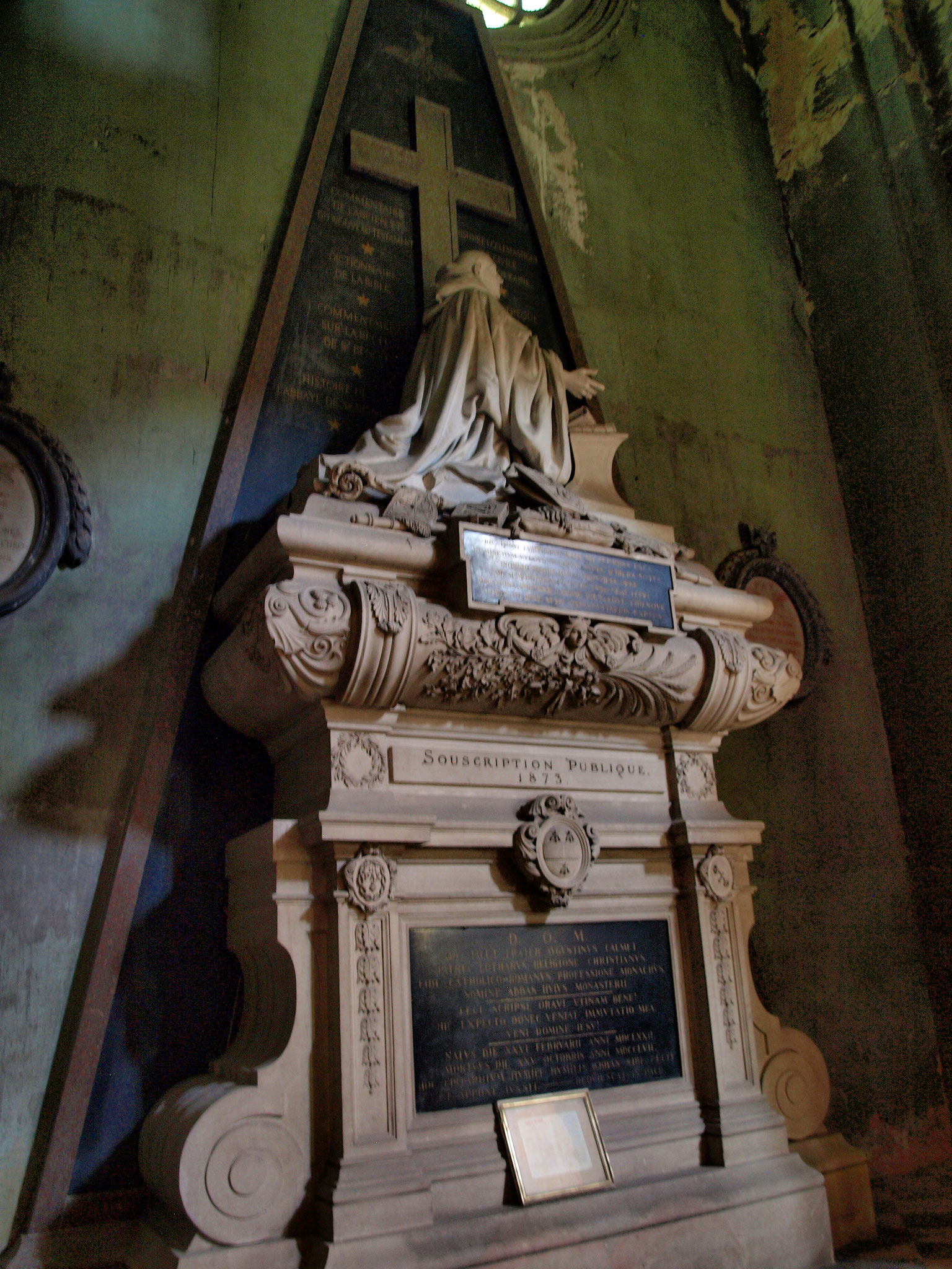 Senones : la tombe de dom Calmet