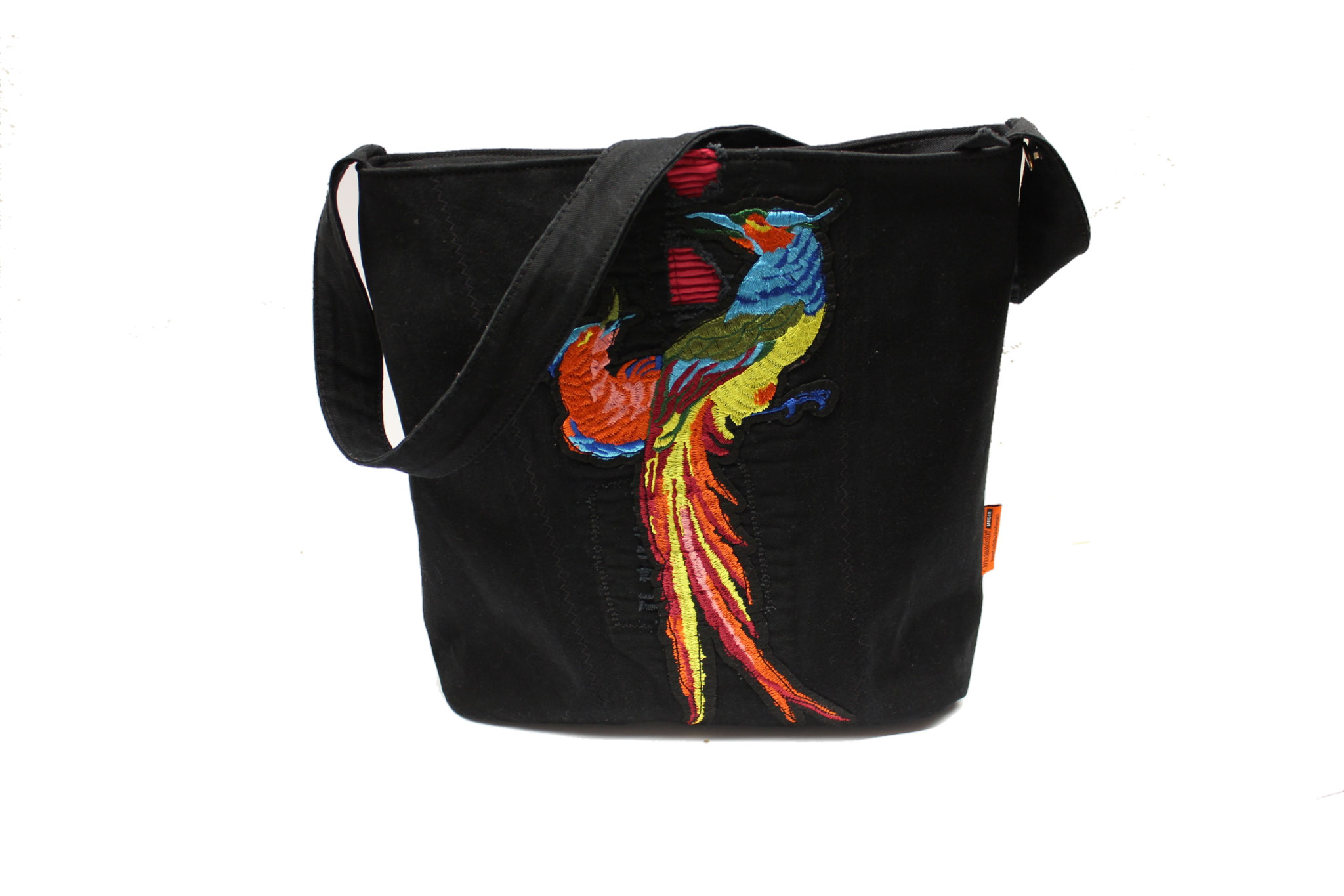 handgefertigte Tasche aus textilem Upcycling