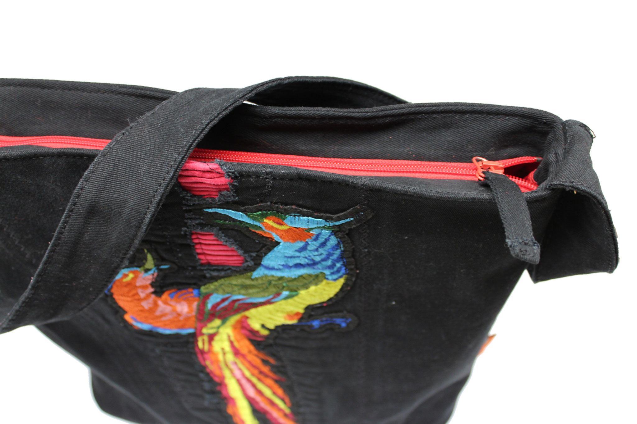 Design und Produktion der Upcycling Taschen im Nähatelier Moderwerkstatt-STIEGER