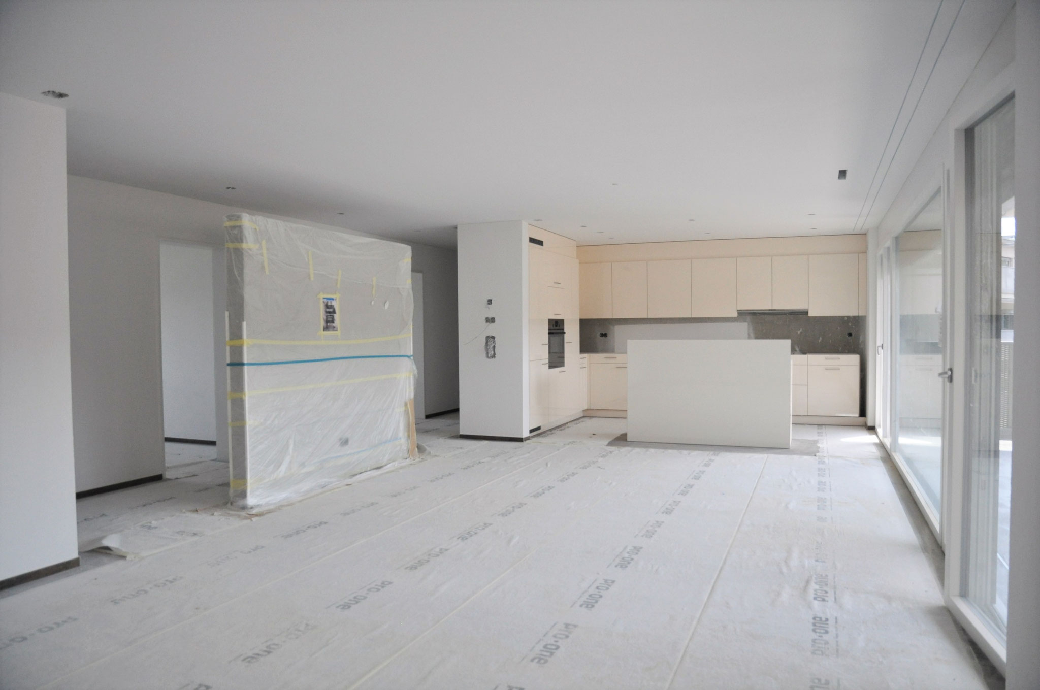4,5 Zimmer Wohnung Einheit B: die Küche nimmt Gestalt an! Ende Mai 2016