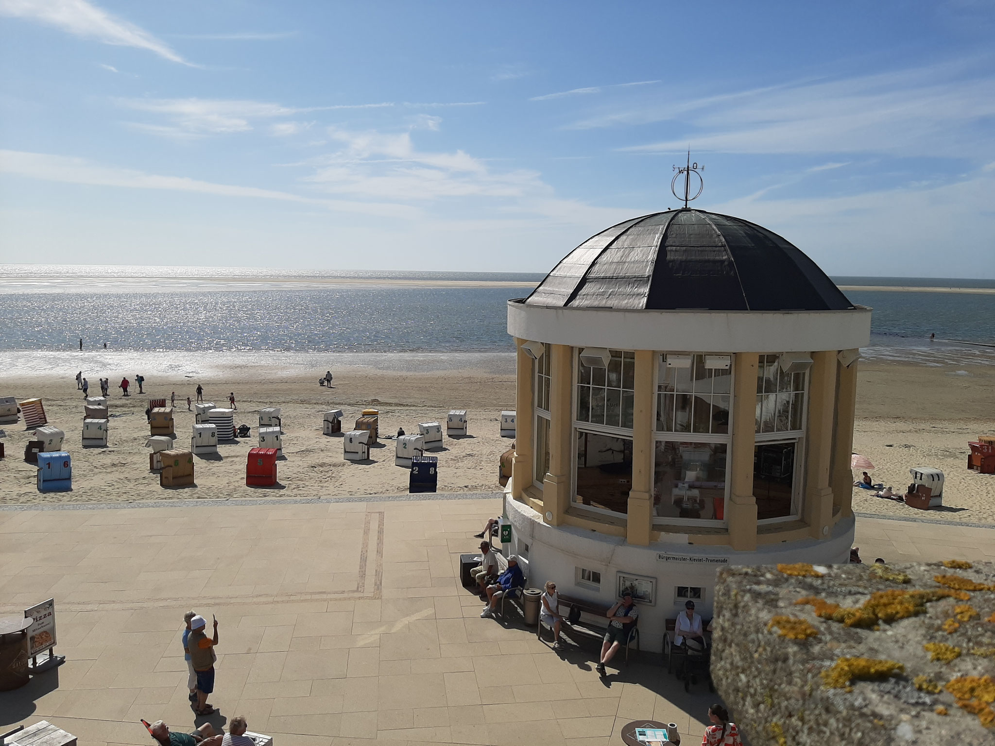 Strandpromenade mit Pavillon-Nordstrand