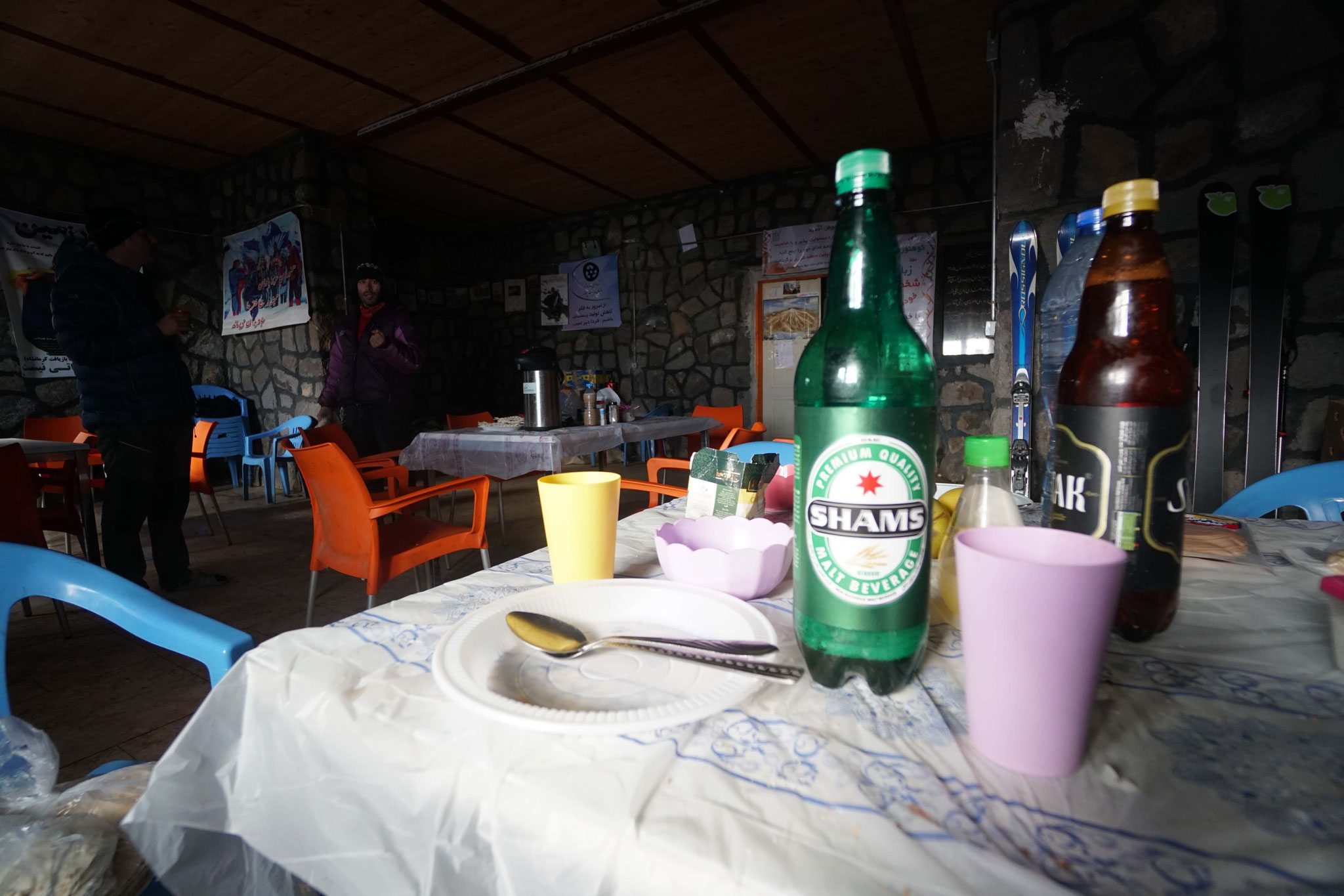 la fameuse bière locale (sans alcool)