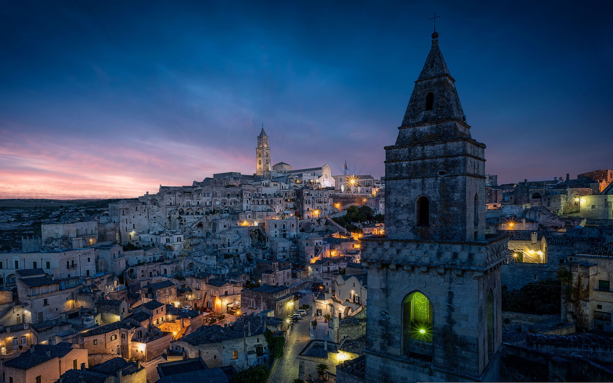Die Stadt Matera bei Nacht