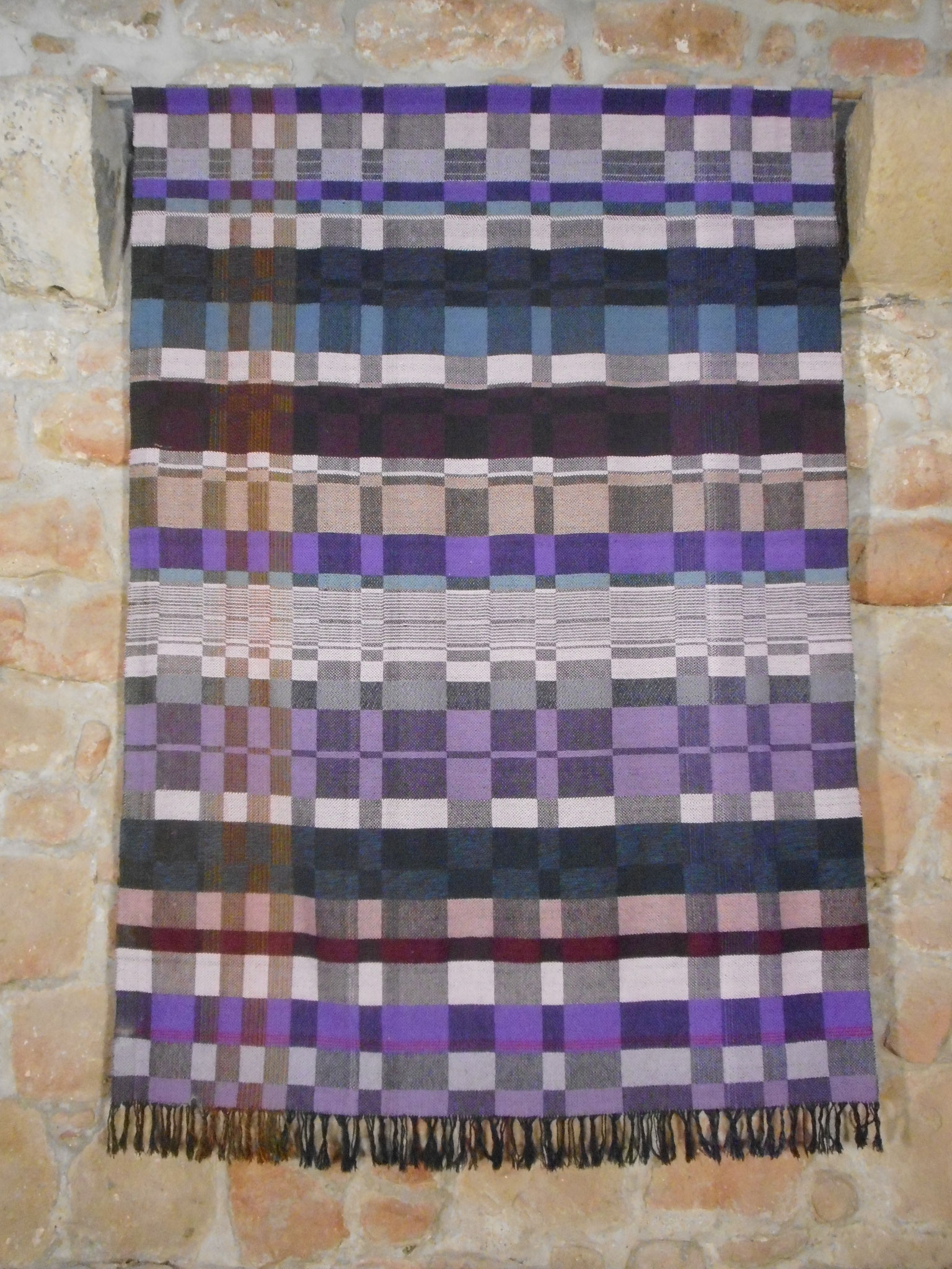 Bauhaus II, Material – Wolle