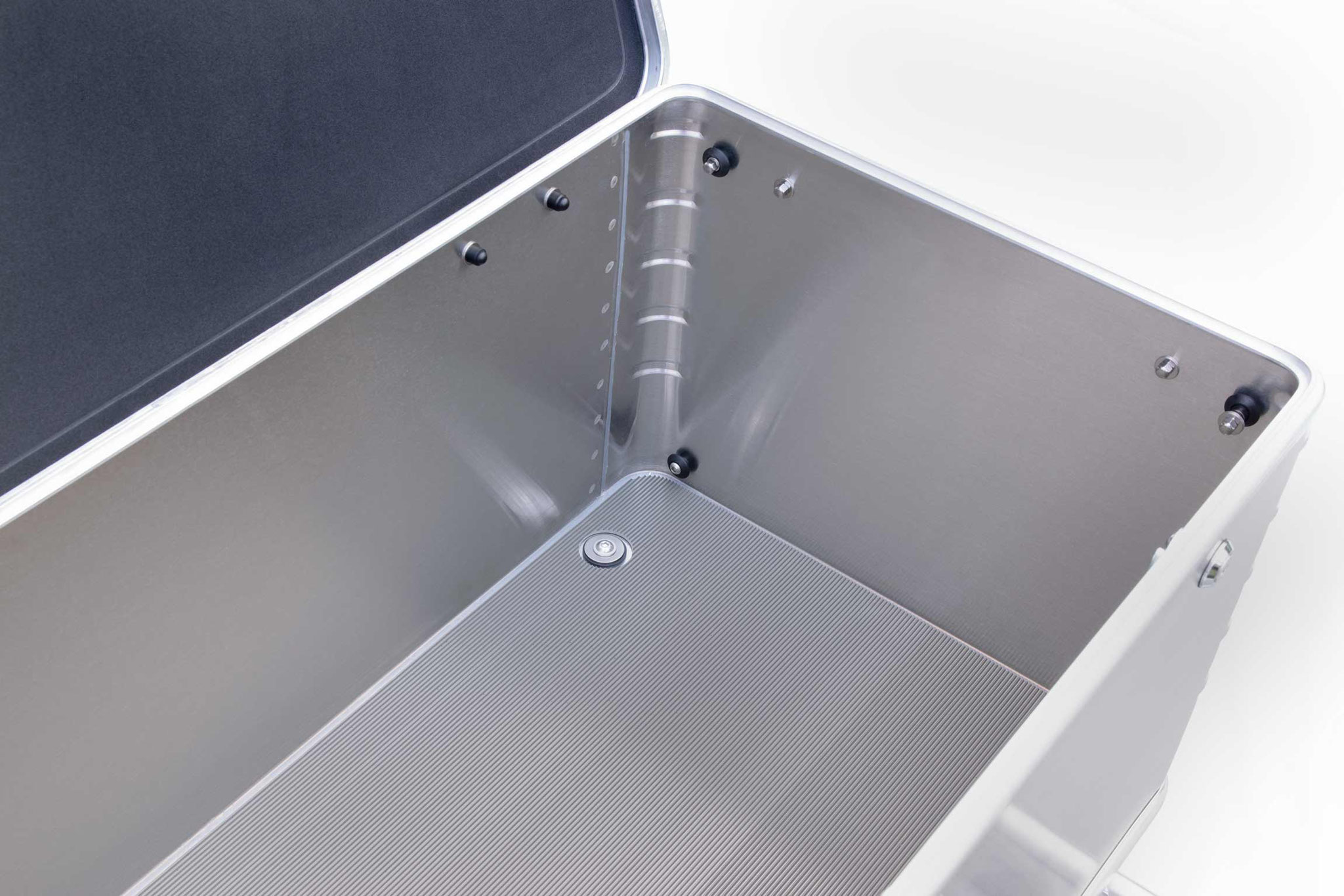 Z Box Base innen, im Gegensatz zur normalen Z Box ohne Gepäcknetz, Nadelfilz und Antirutschmatte