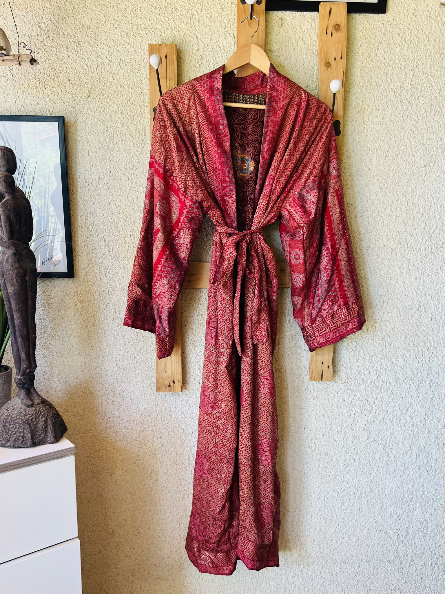 Kimono rose et rouge – couleurs vibrantes et fluidité