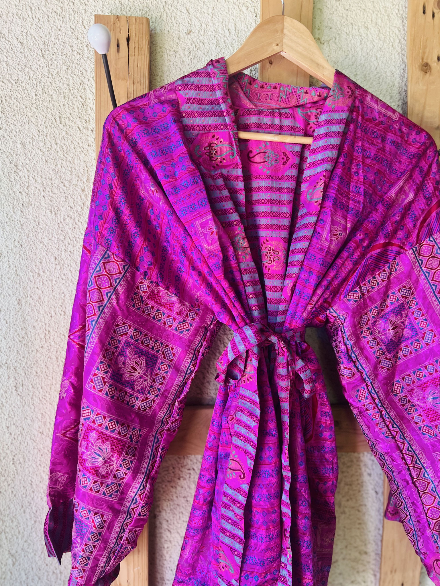 Kimono artisanal rose double face – 70% viscose, 30% soie