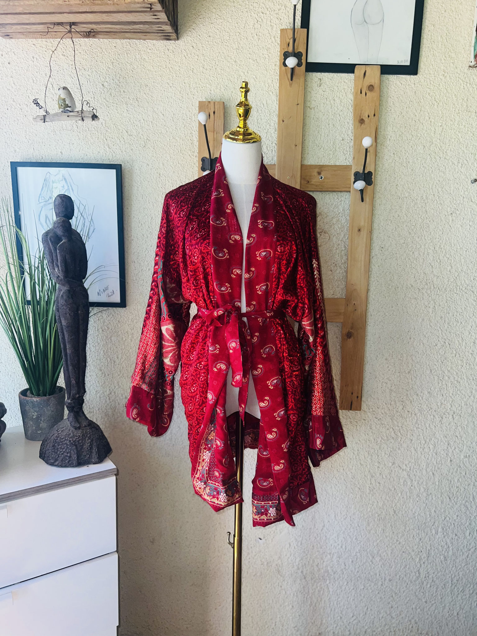 Kimono court en soie recyclée - motif indien coloré