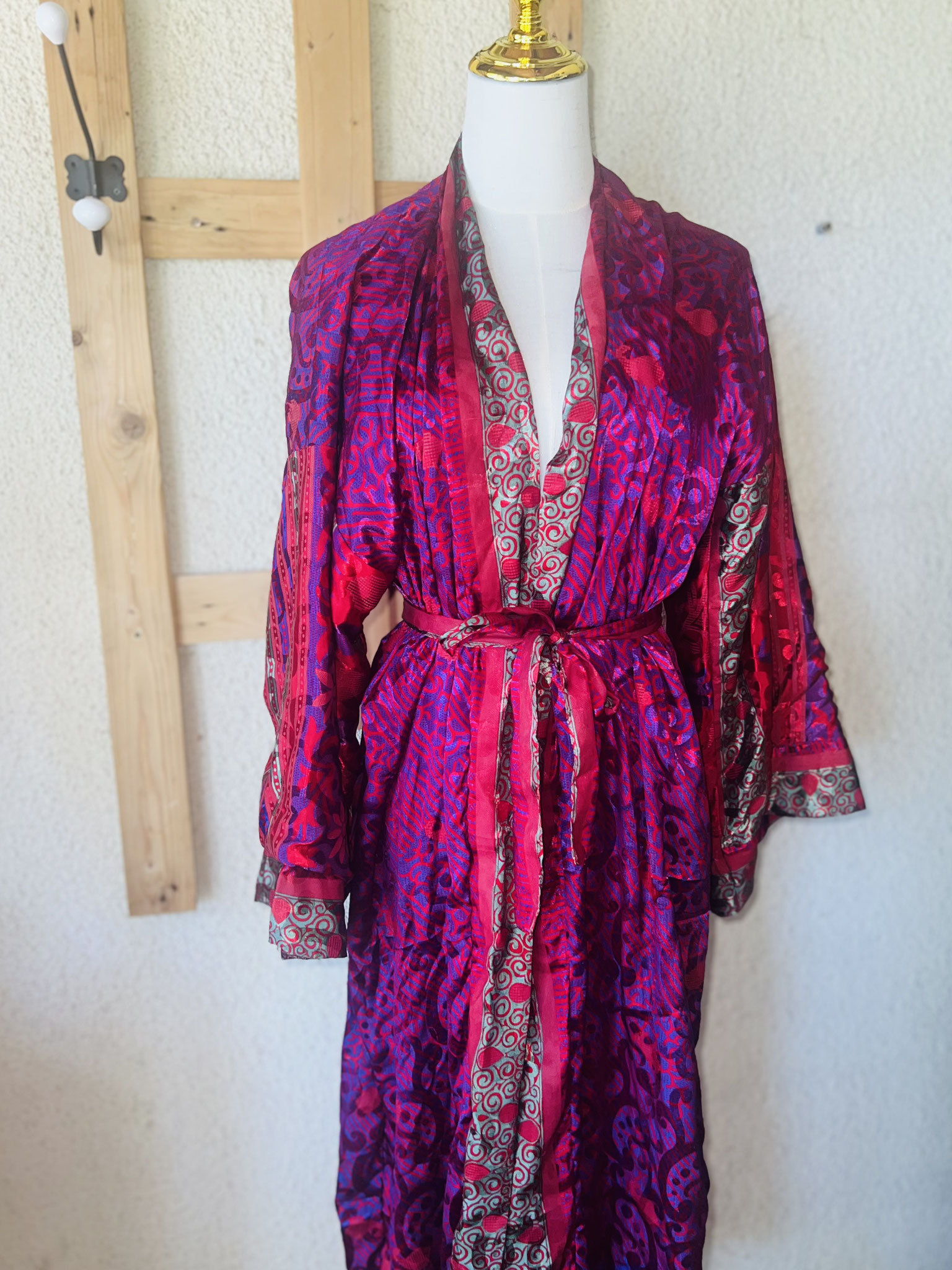 Kimono réversible rose – subtile alliance de tons lumineux