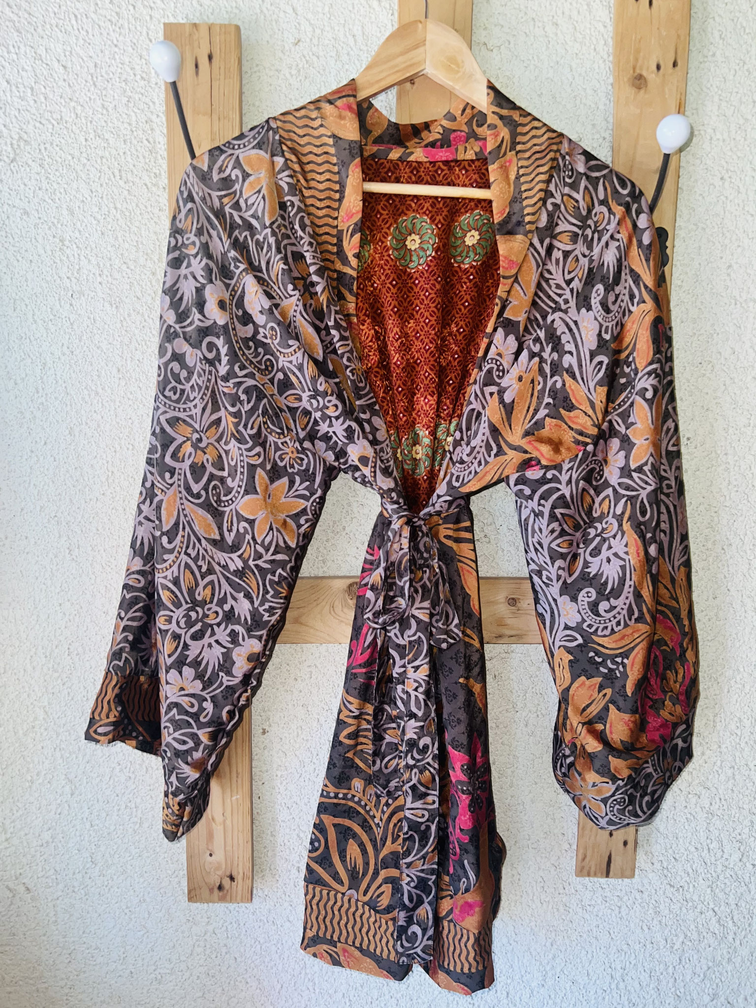 Kimono artisanal réversible – couleurs chaudes et naturelles