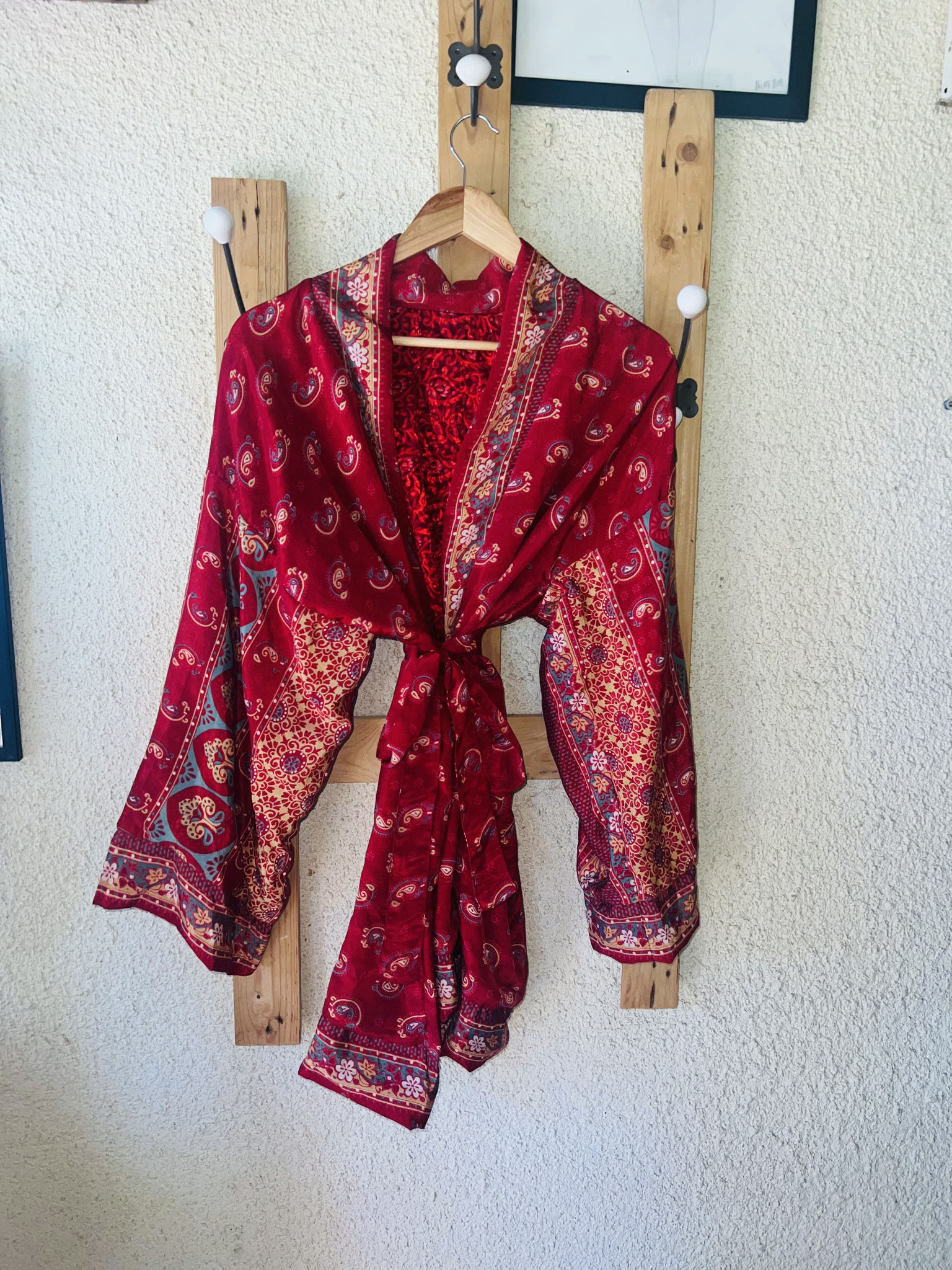 Kimono court en soie recyclée - sur cintre