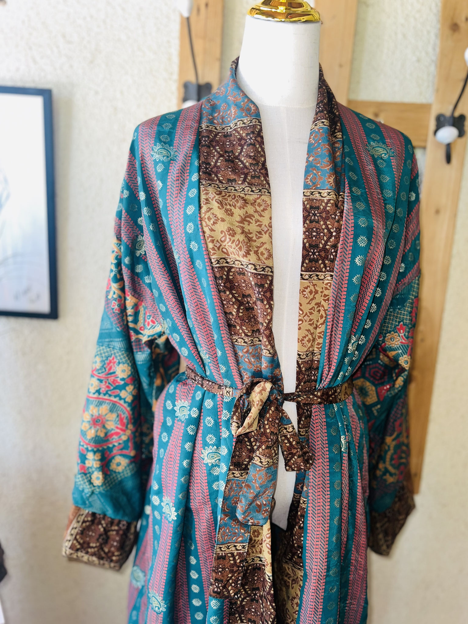 Kimono réversible bleu et rose – sophistication artisanale