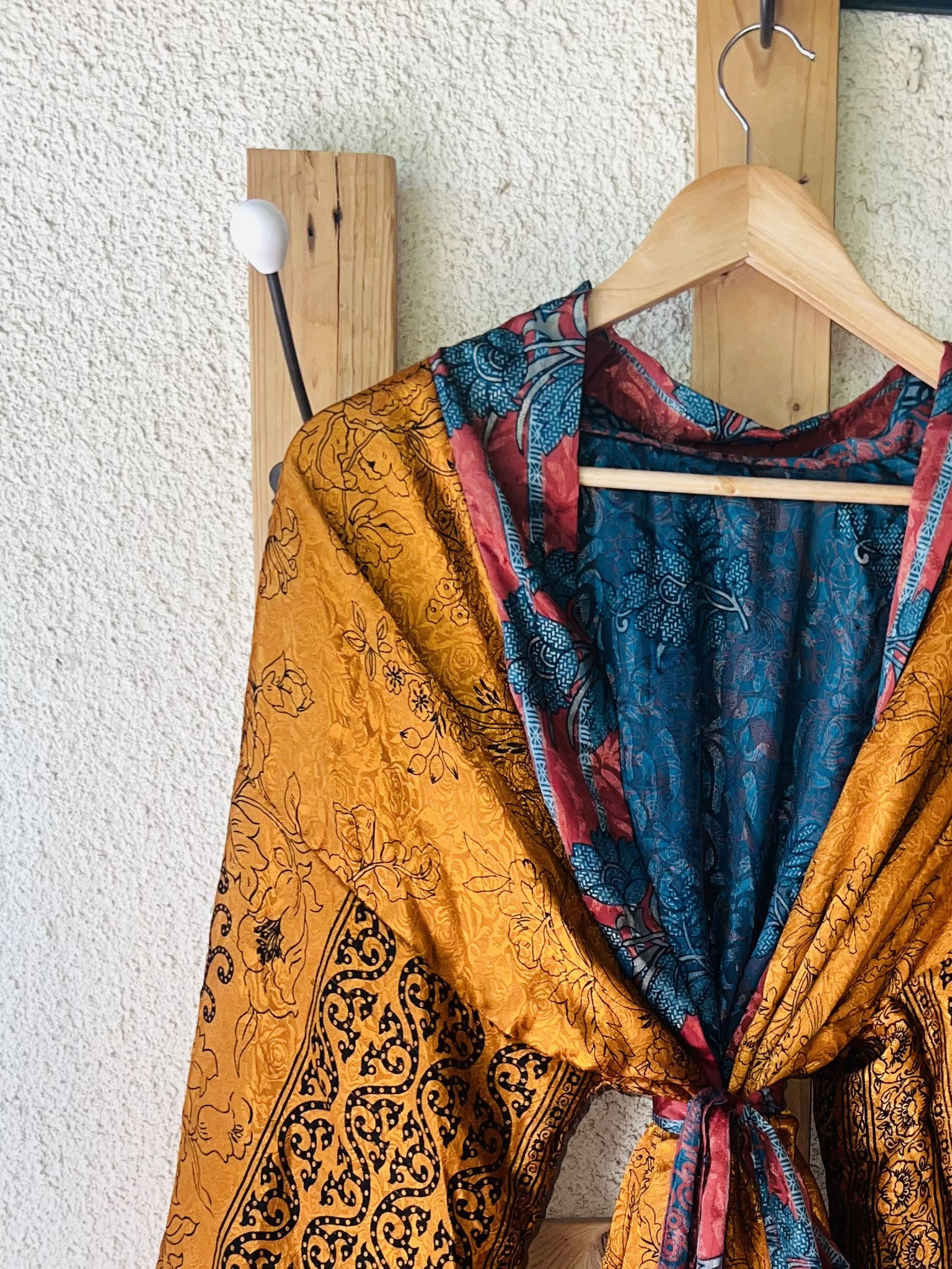 Kimono court réversible – Face orange vif en soie recyclée