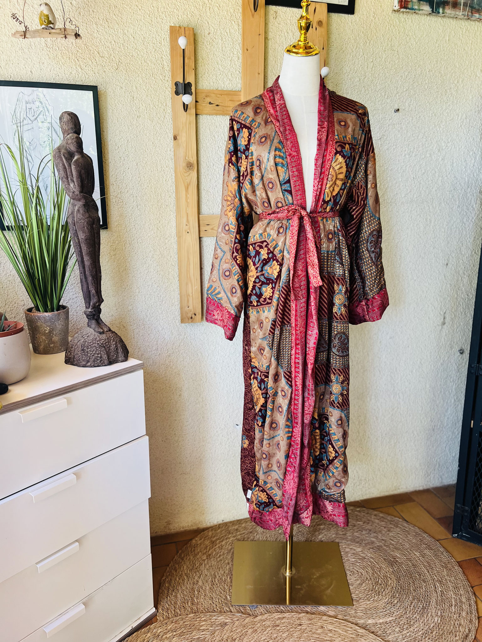 Kimono rose-marron et bleu – élégance et fluidité