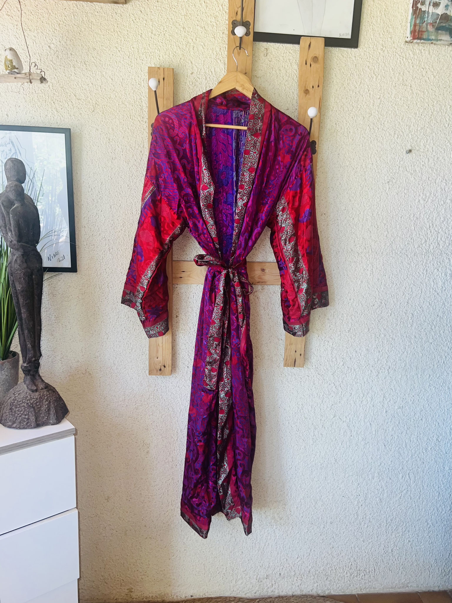 Kimono long rose profond – touche vibrante et artisanale