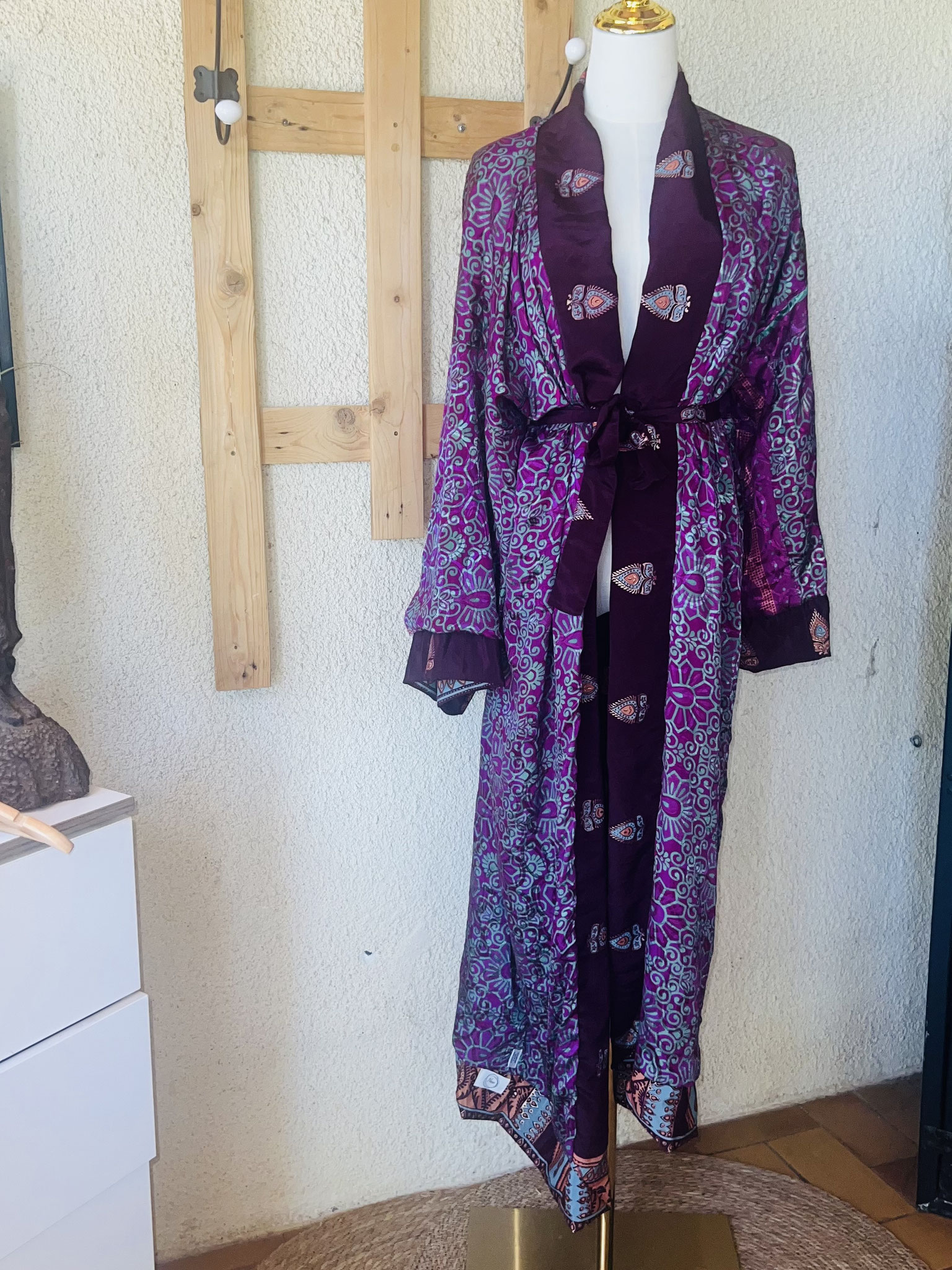 Kimono réversible violet – raffinement artisanal