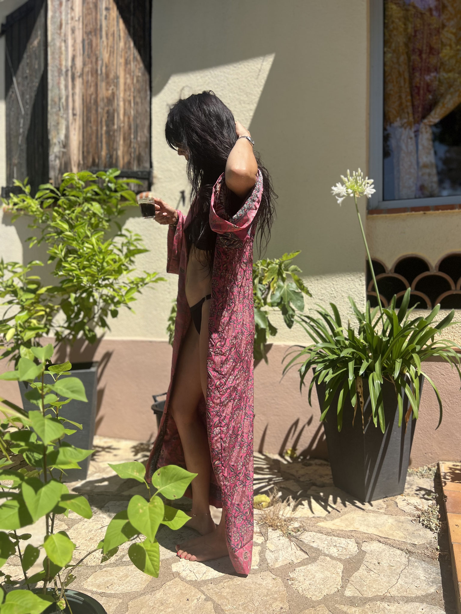Kimono rose vif – pièce artisanale raffinée