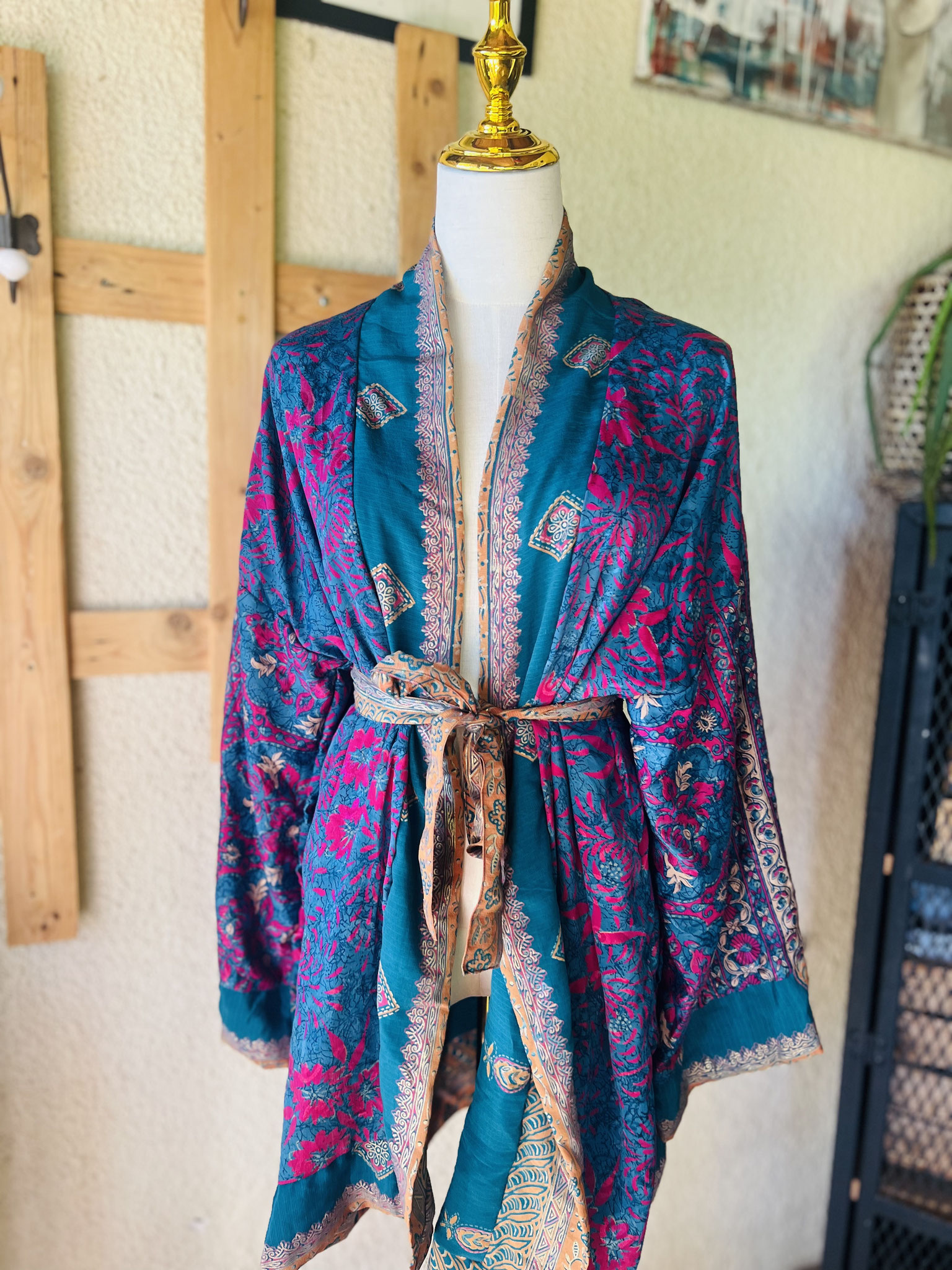 6. Motifs uniques violet et bleu en gros plan