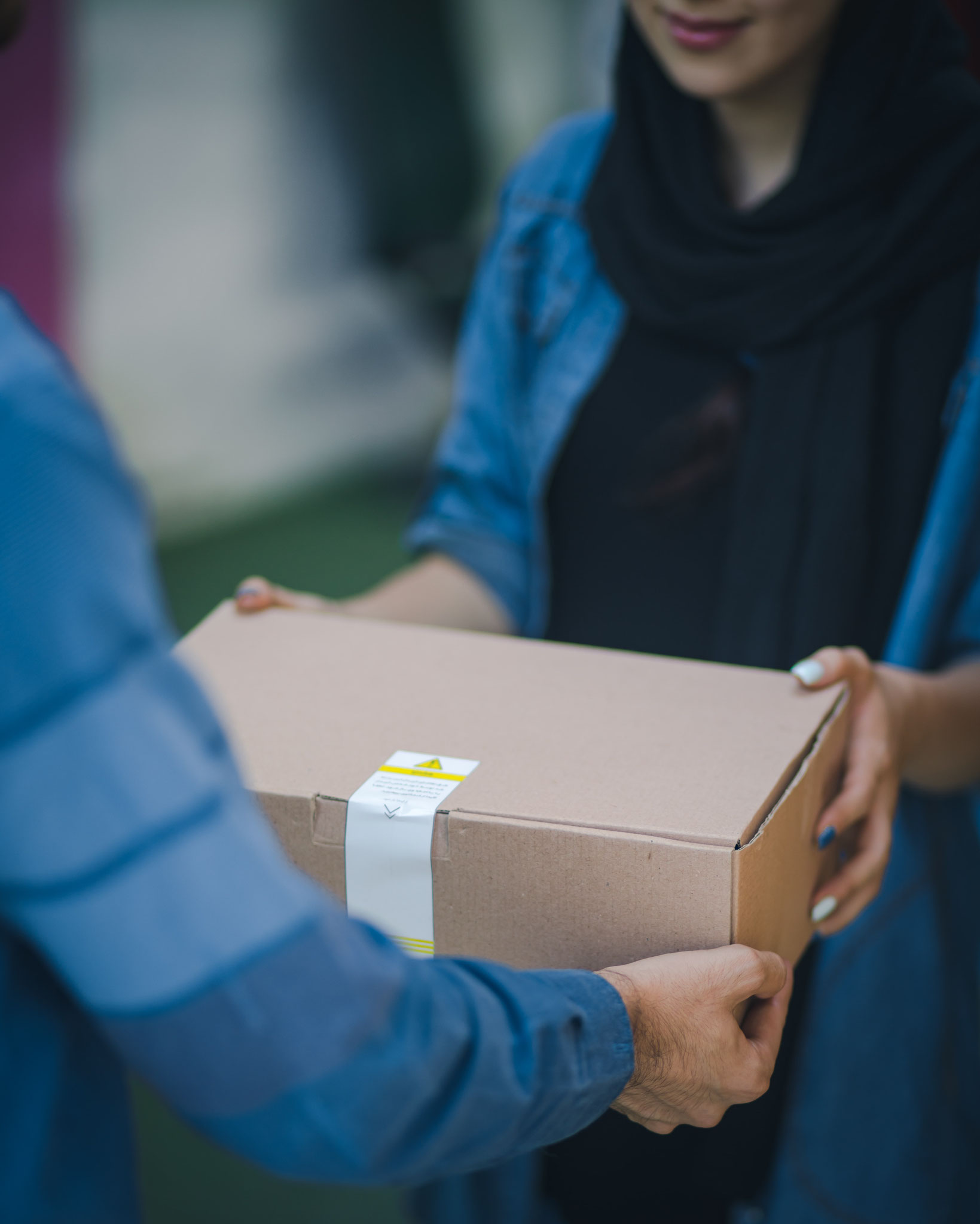 Combineer vervoer op maat met pakketleveringen of postophalingen. Vooral in rurale gebieden kan dit een forse kostenbesparing en hogere klantentevredenheid opleveren. 