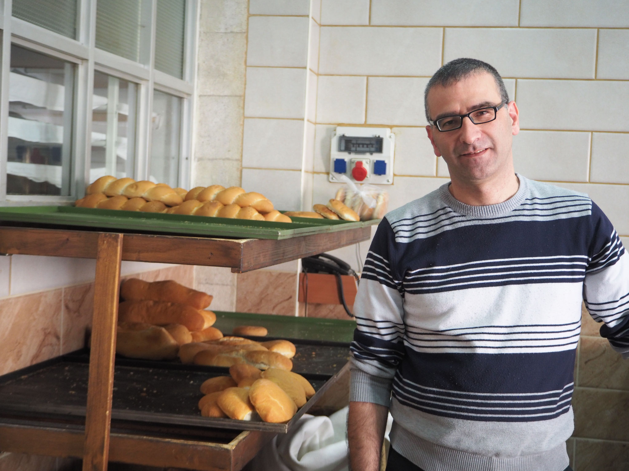 Brot für bedürftige Familien aus der Bäckerei der Don Bosco Salesianer in Bethlehem