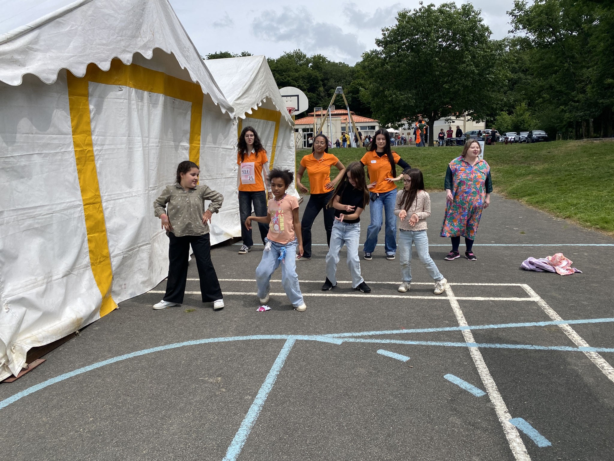 Danse avec les jeunes de la MFR la Bonnauderie