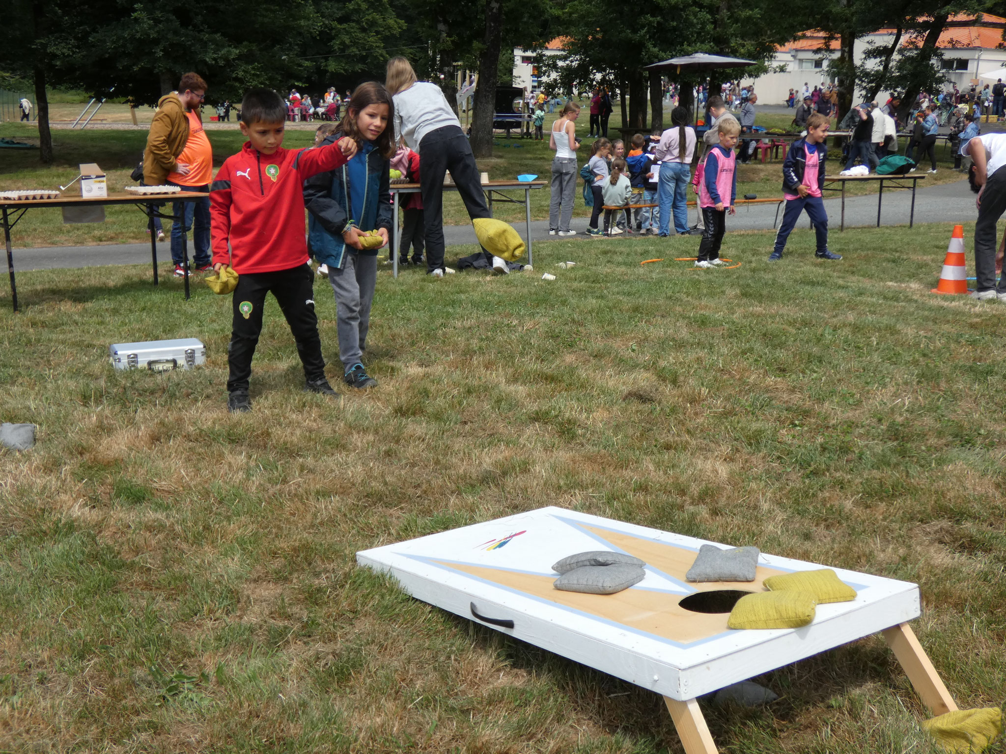 Jeux d'Antan avec les jeunes du Lycée Jeanne Delanoue