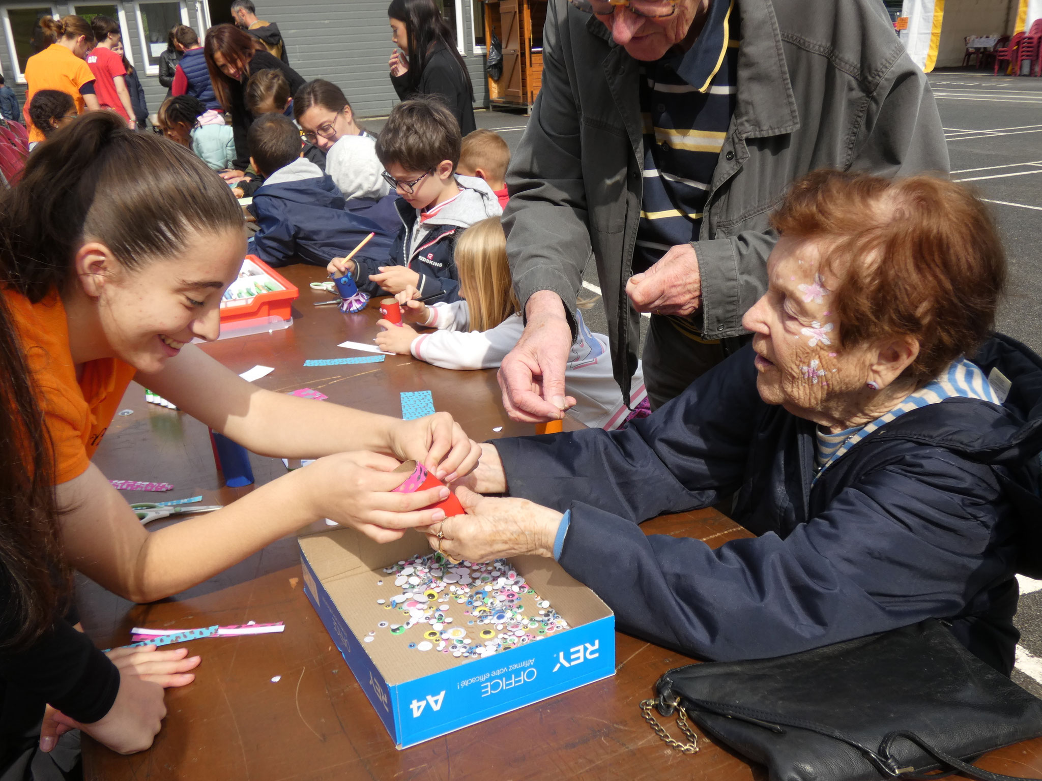 Jeu avec les jeunes du Lycée Jeanne Delanoue