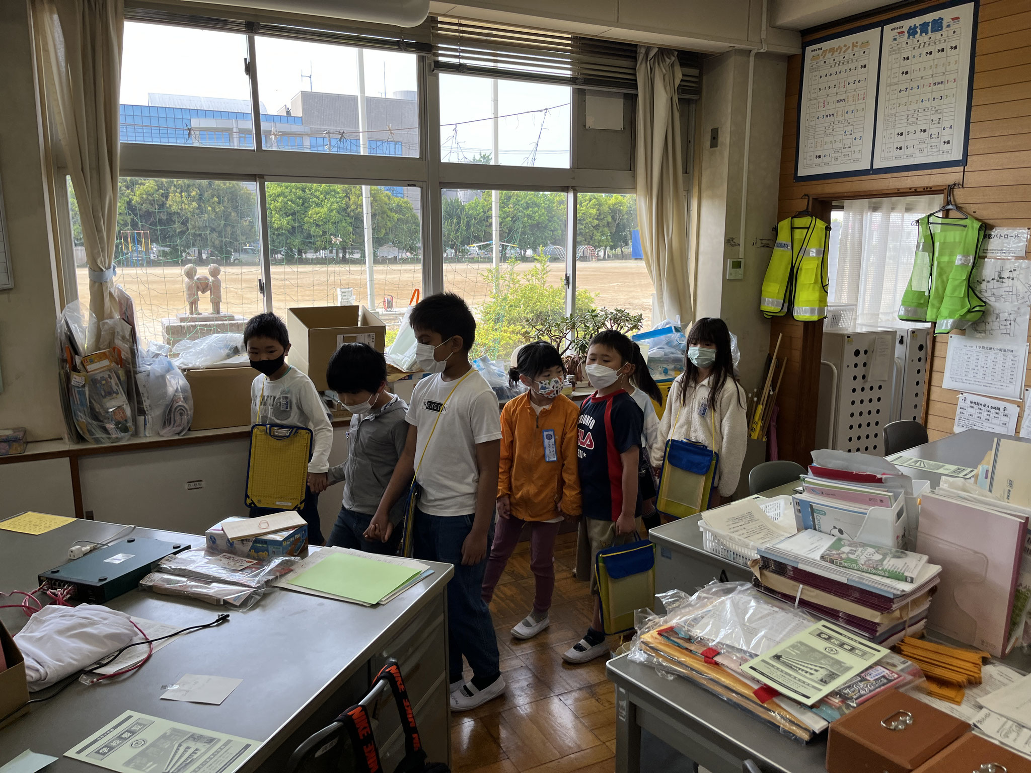 2年生と学校探検 - yachimatahigashi ページ！