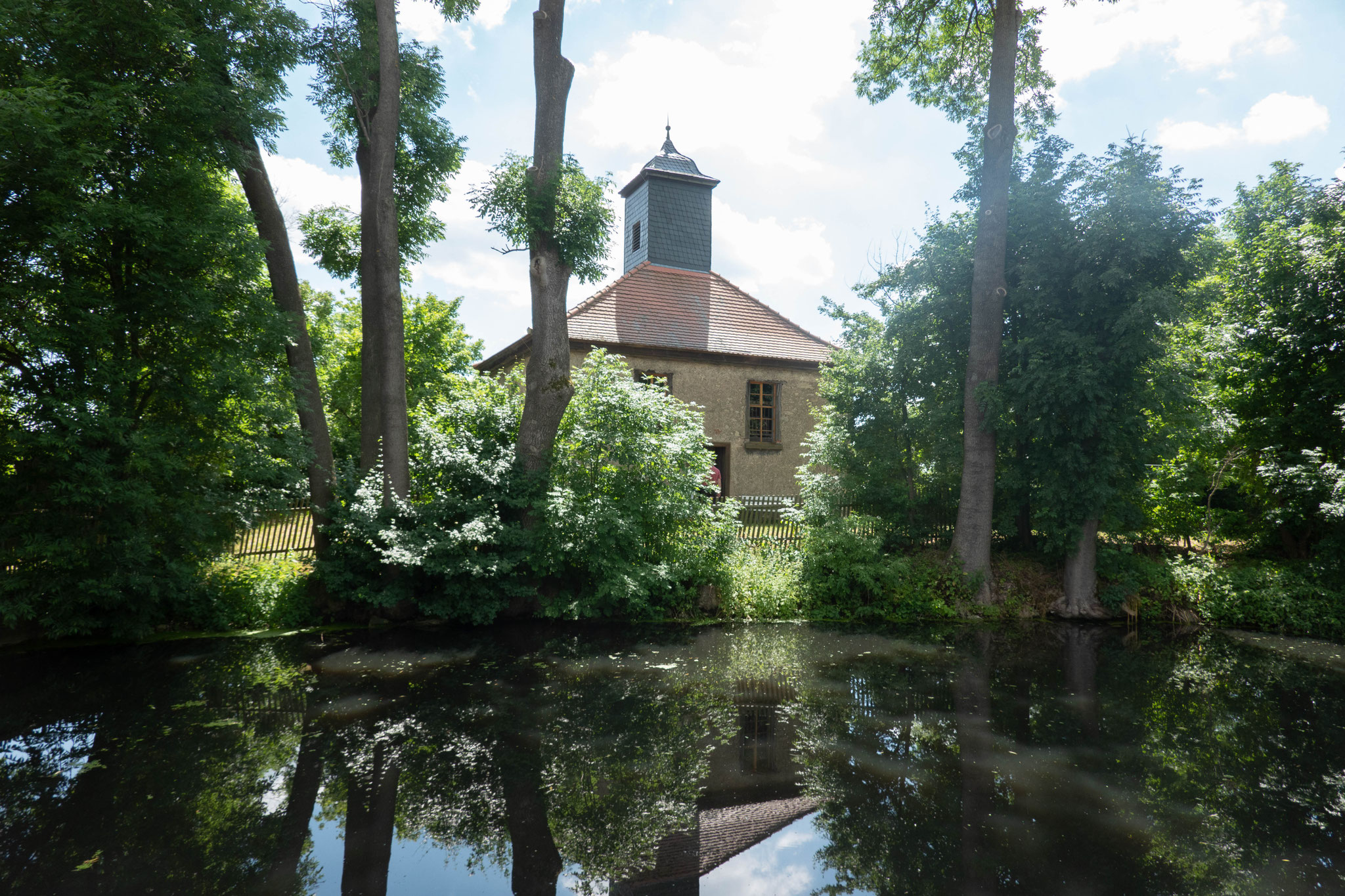 Spiegelung im Löschteich