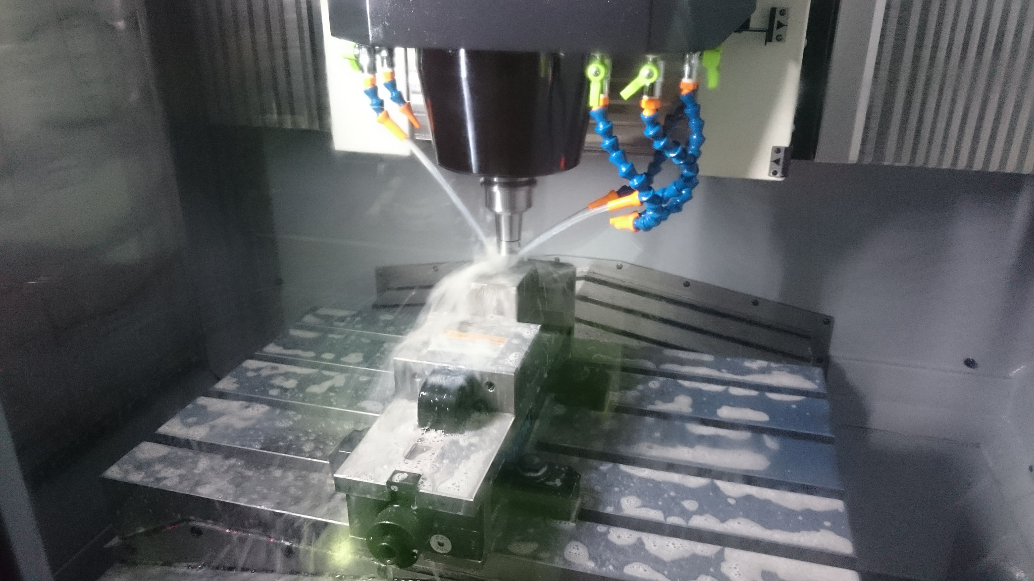 MAKINO V33i