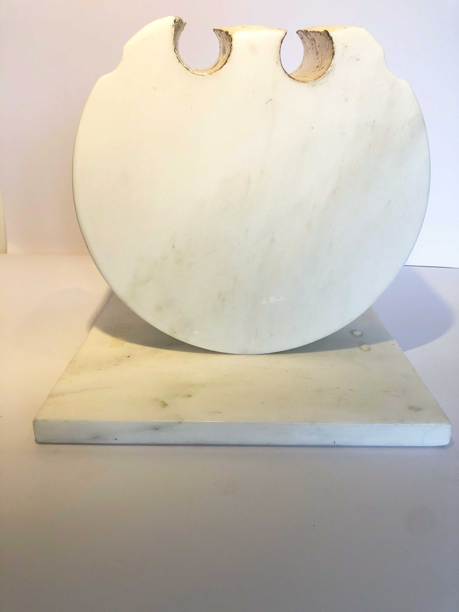 Donauwelle, Marmor, Blattsilber,28x29x21cm