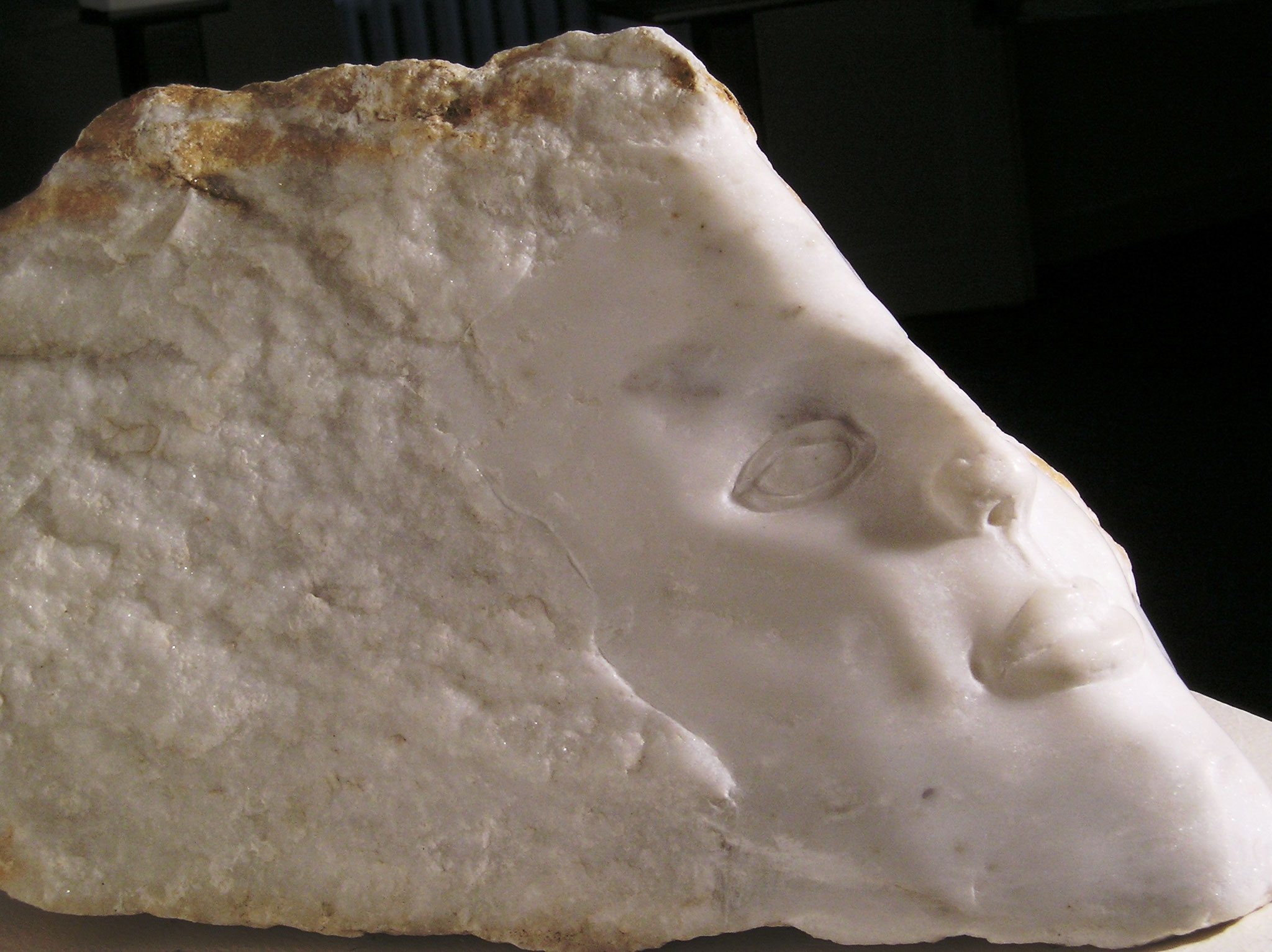 Kopf ruhend, Marmor,26x43x18 cm