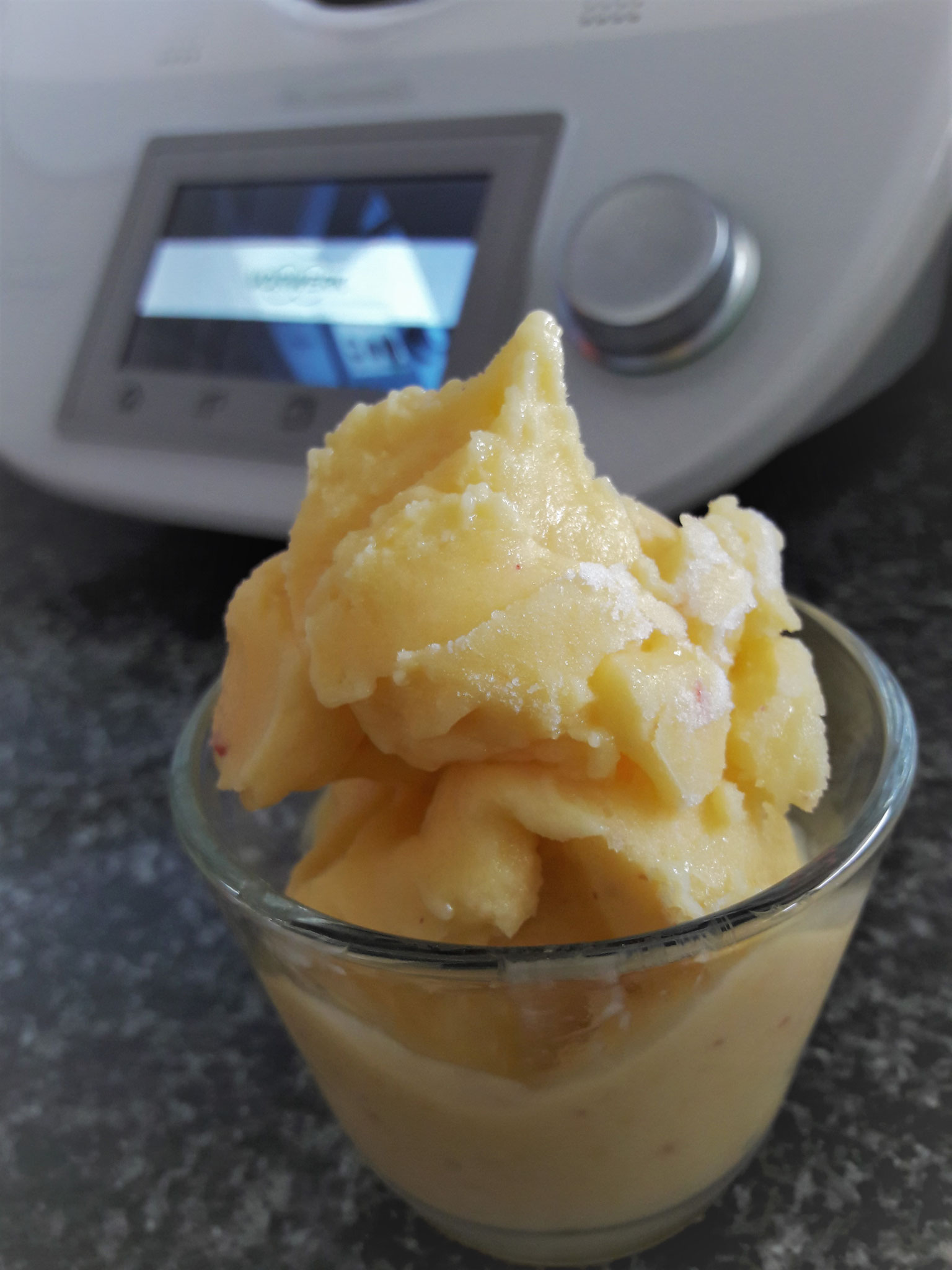 Mango-Yogurt Glace