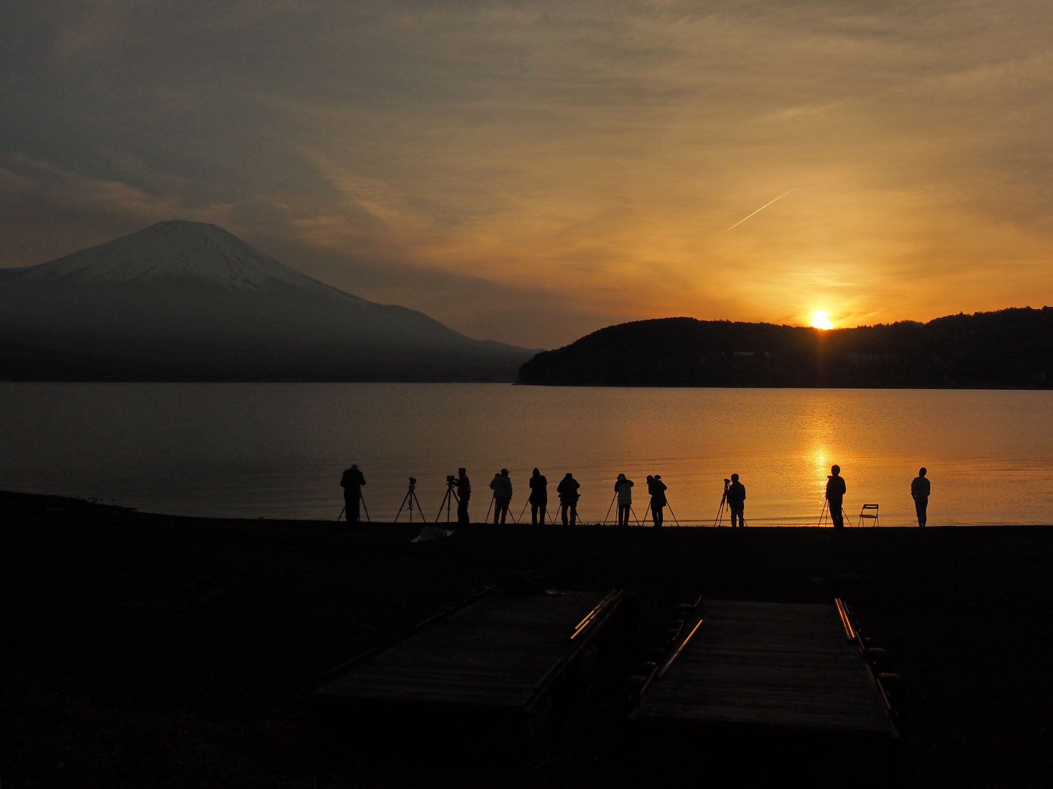 夕暮れの山中湖