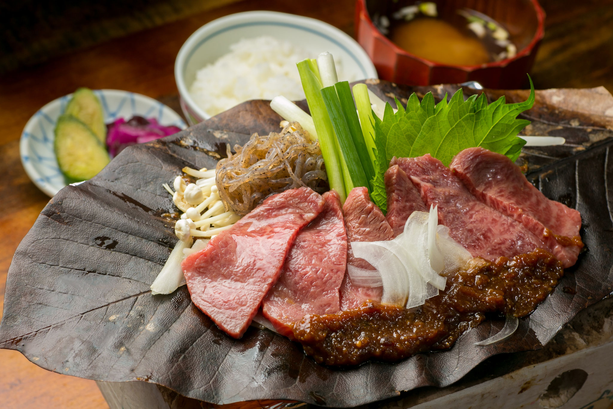 朴葉みそ焼き　～飛騨地域の旅館の朝食でおなじみ！ご飯に合う！